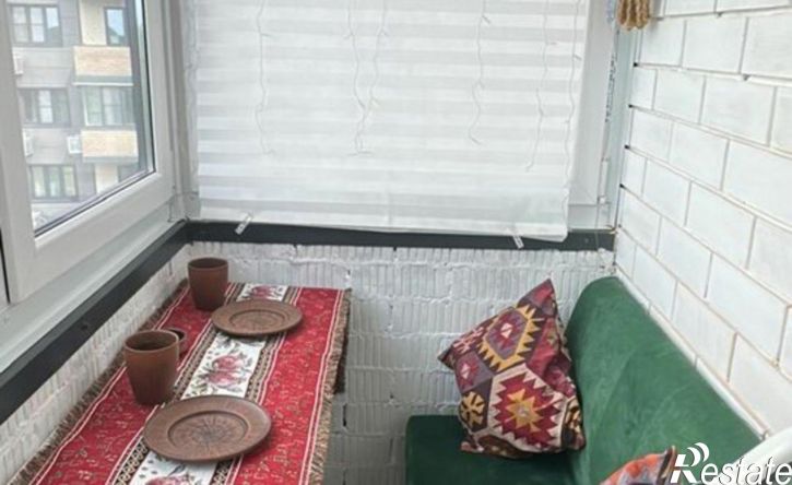 2-комн квартира улица 50 лет Октября, 104,  д. 104