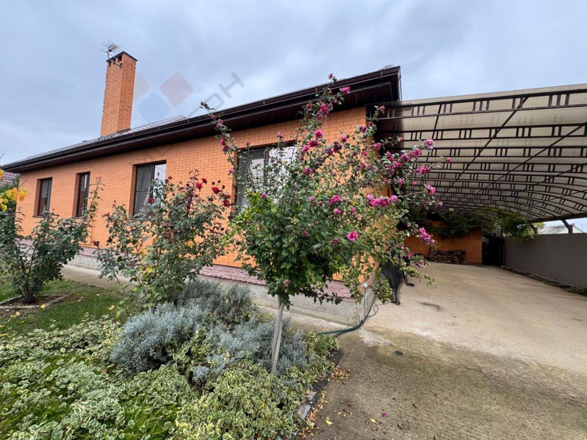 Купить дачу, дом, коттедж за 16 800 000 рублей на микрорайон Светлый, 44