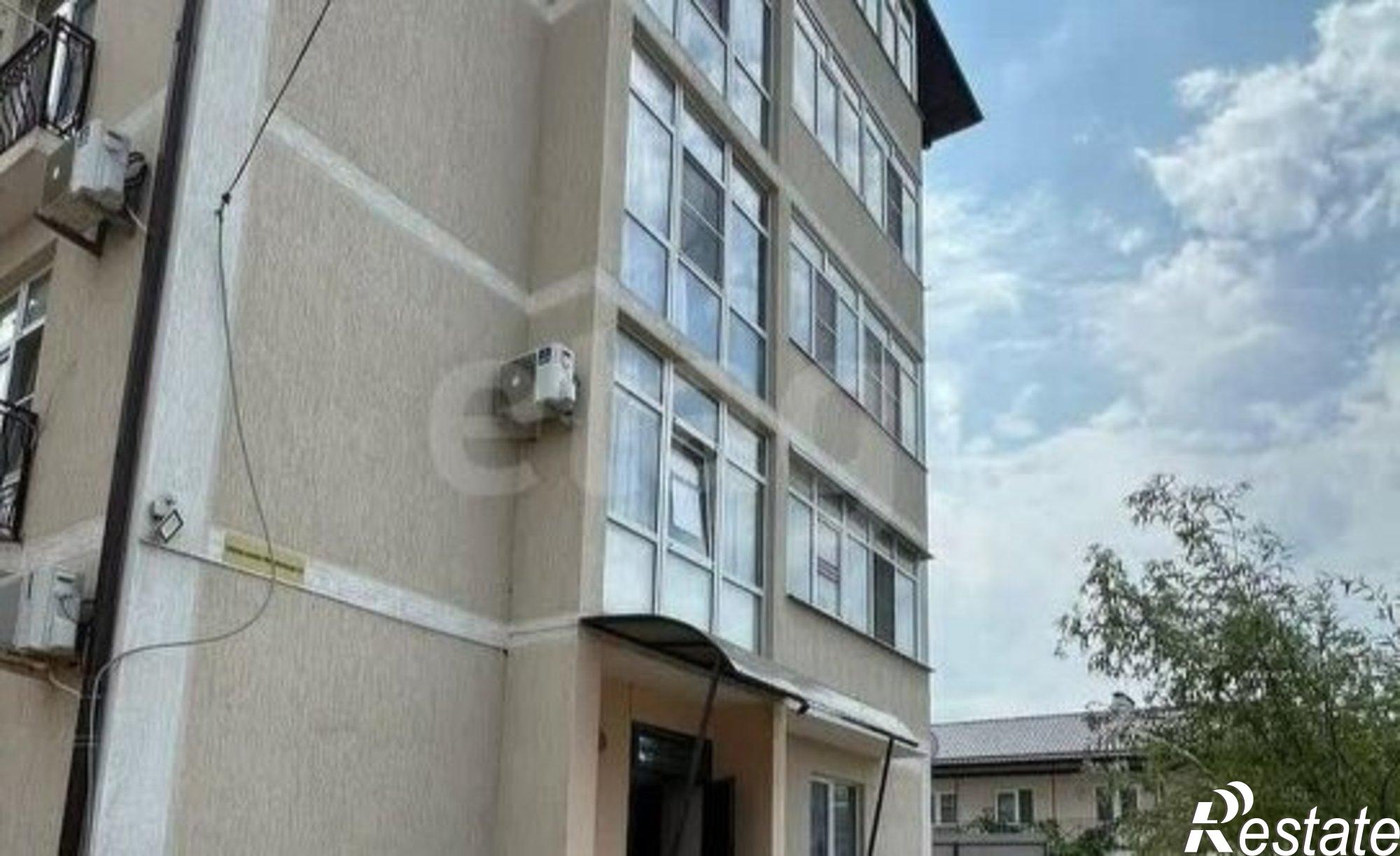 Купить квартиру за 3 500 000 рублей на Лазурная улица, 21