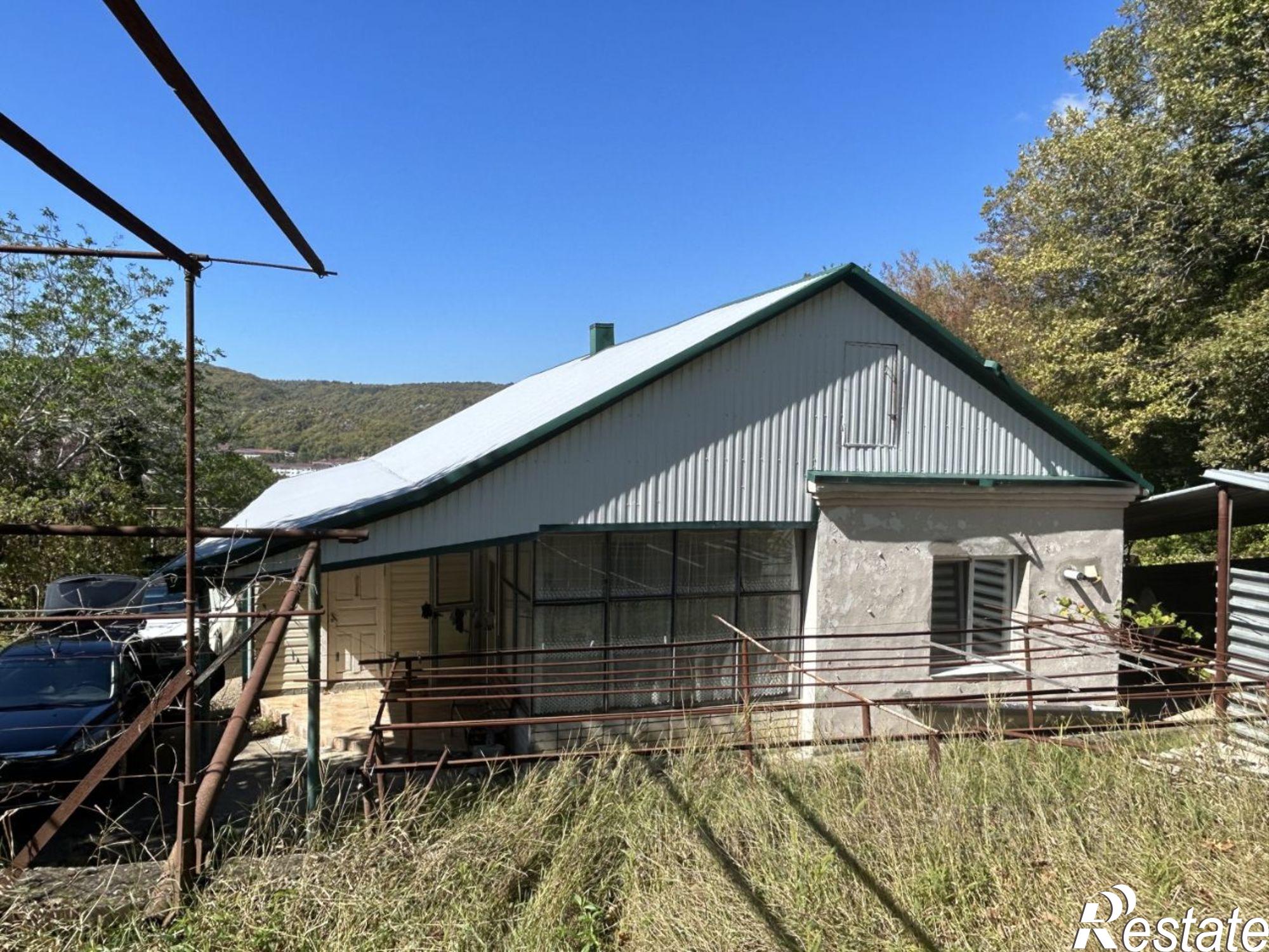 Купить дачу, дом, коттедж за 15 000 000 рублей на переулок Радио, 1А