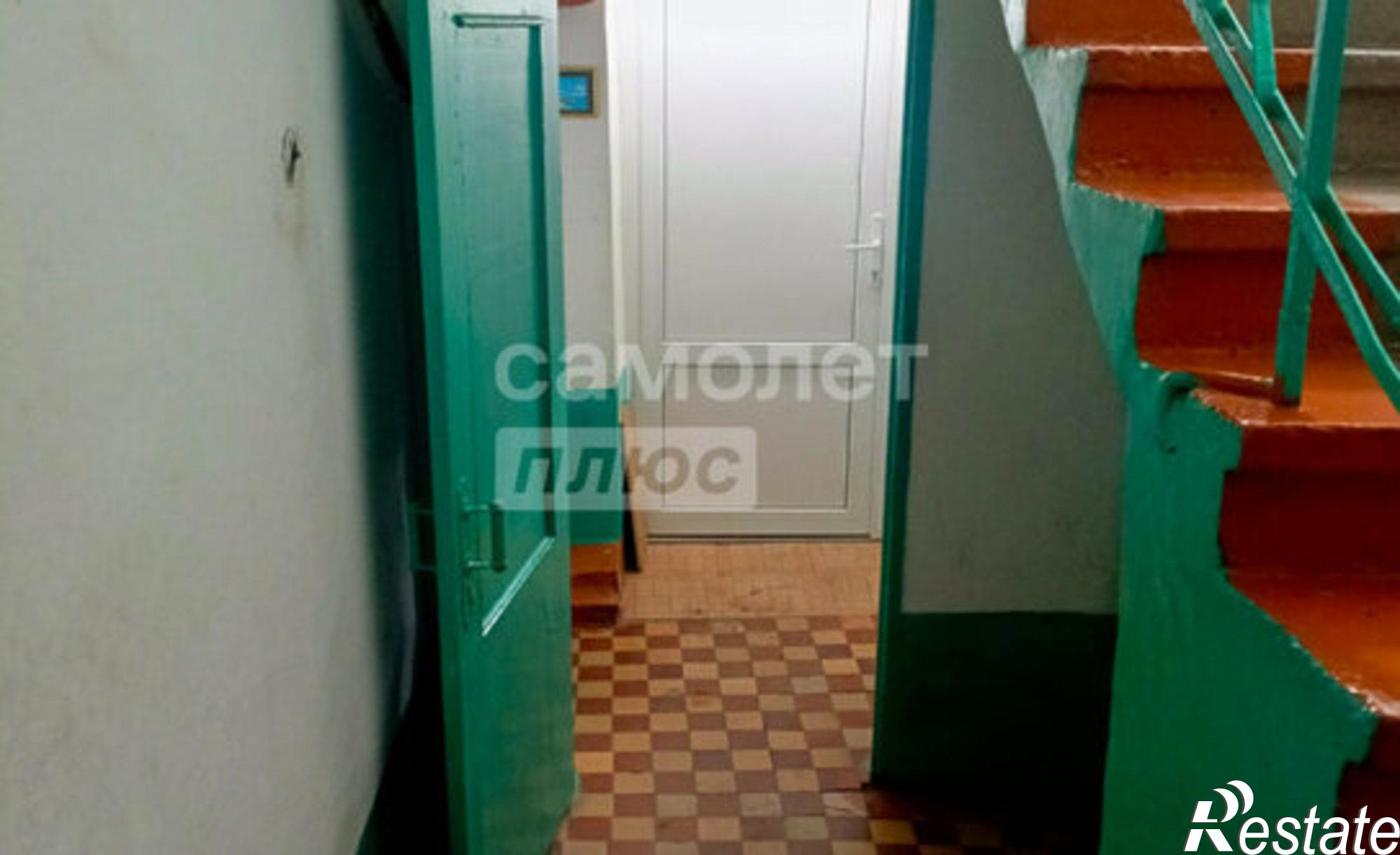 Купить квартиру за 2 000 000 рублей на Октябрьская улица, 219