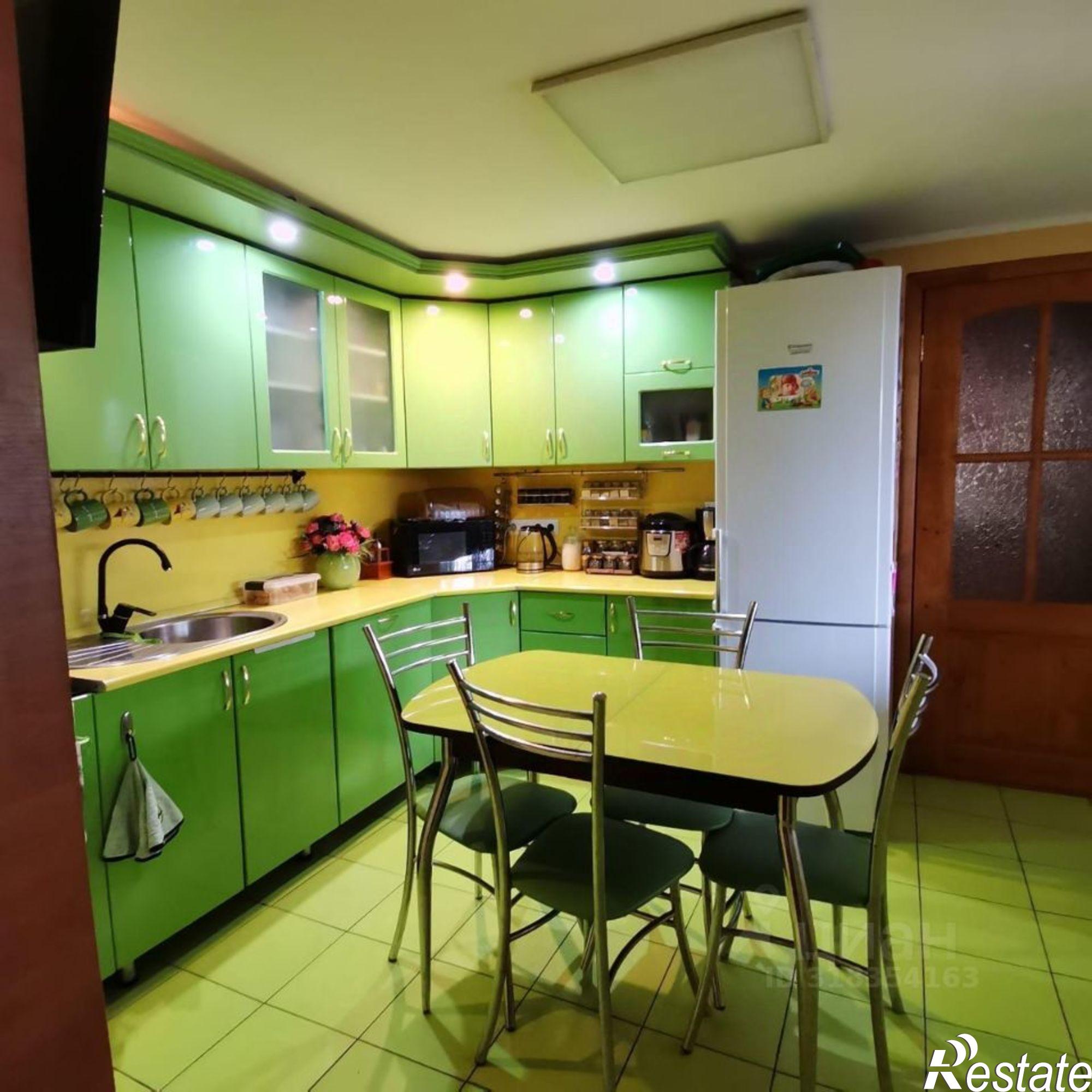 Купить дачу, дом, коттедж за 9 200 000 рублей на Рабочая улица, 35