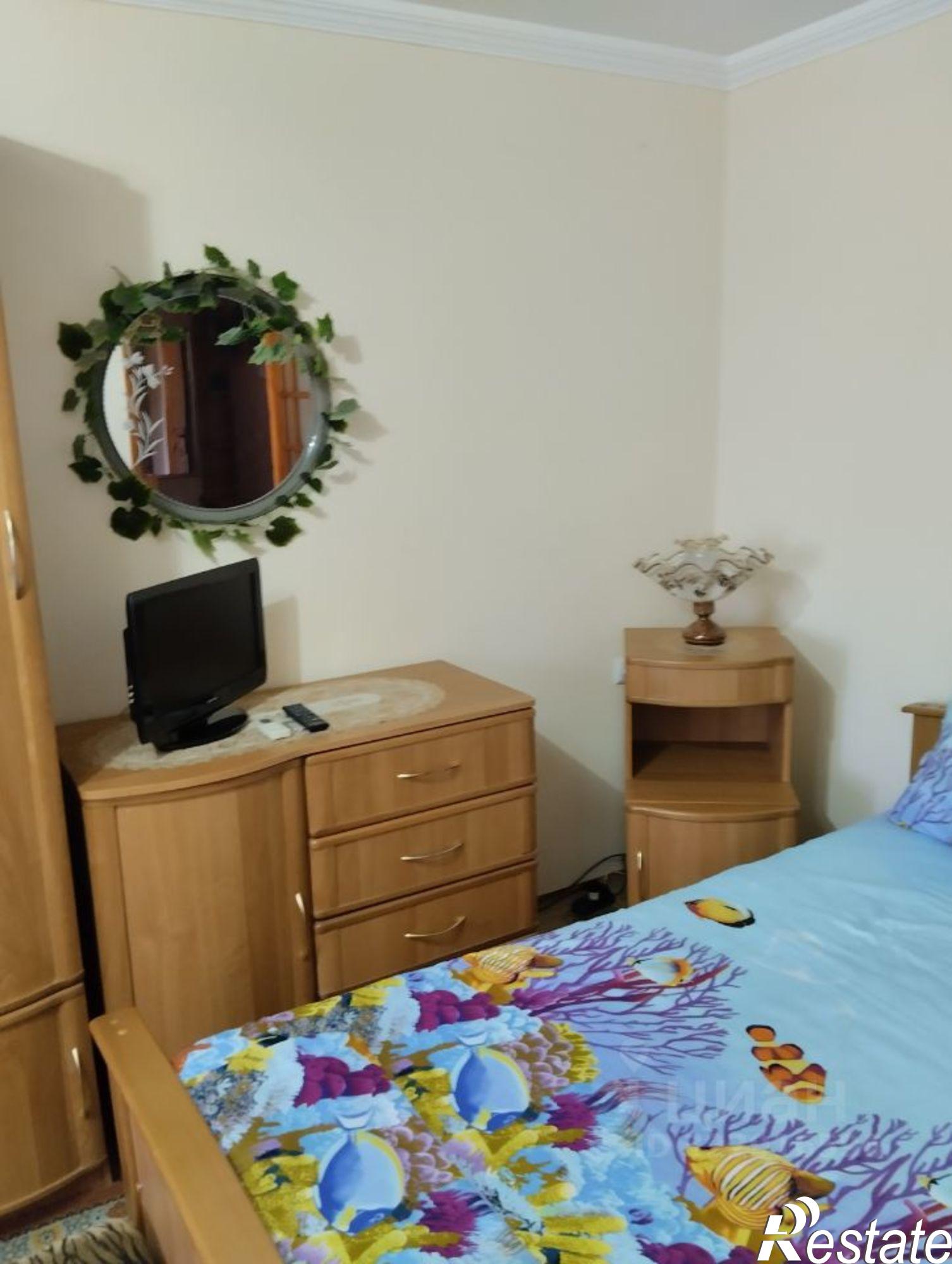 Сдать квартиру за 16 000 рублей на Ейск, улица Сергея Романа