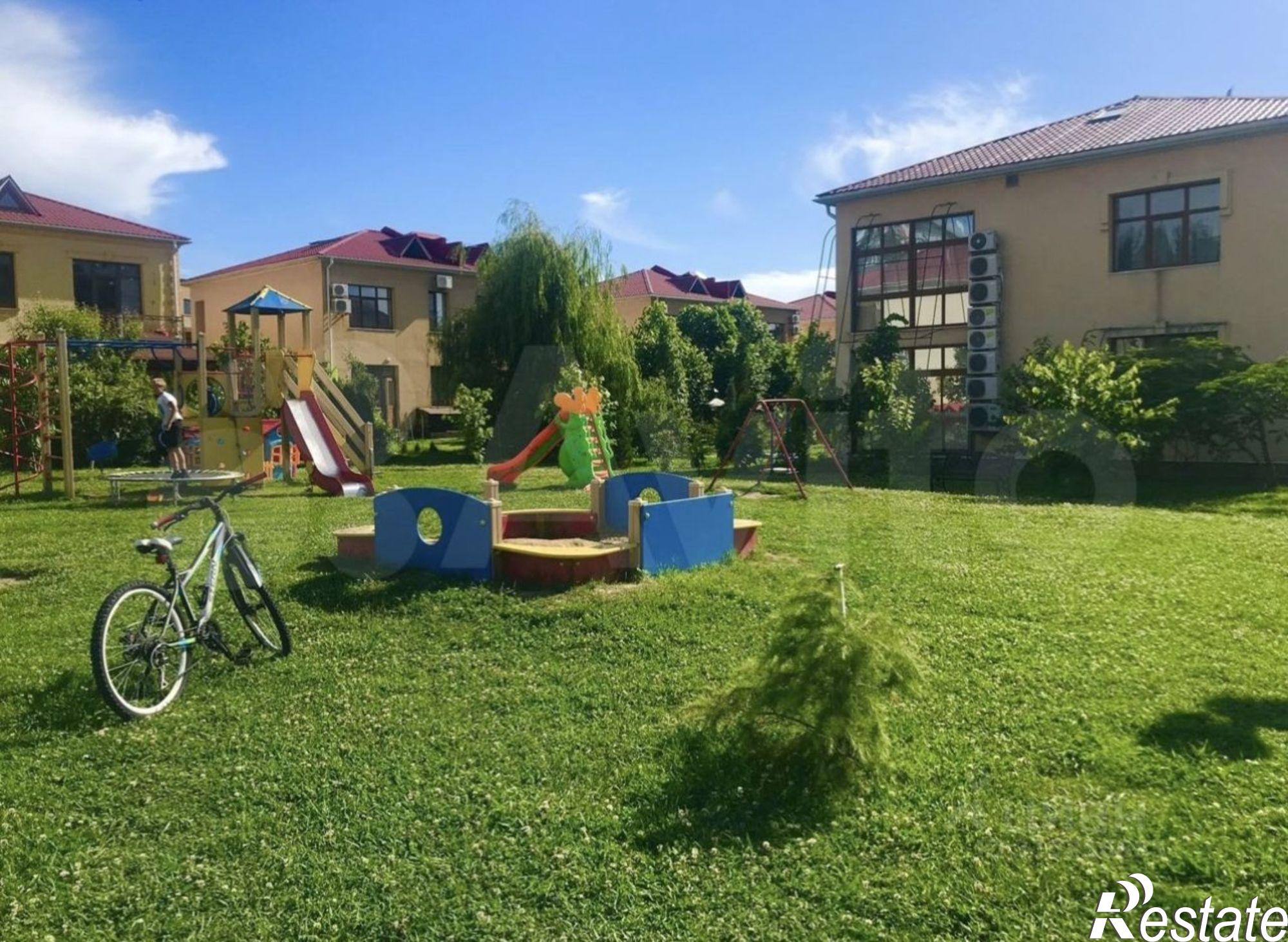 Сдать дачу, дом, коттедж за 100 000 рублей на Сочи, улица Ленина, 217А/19Б