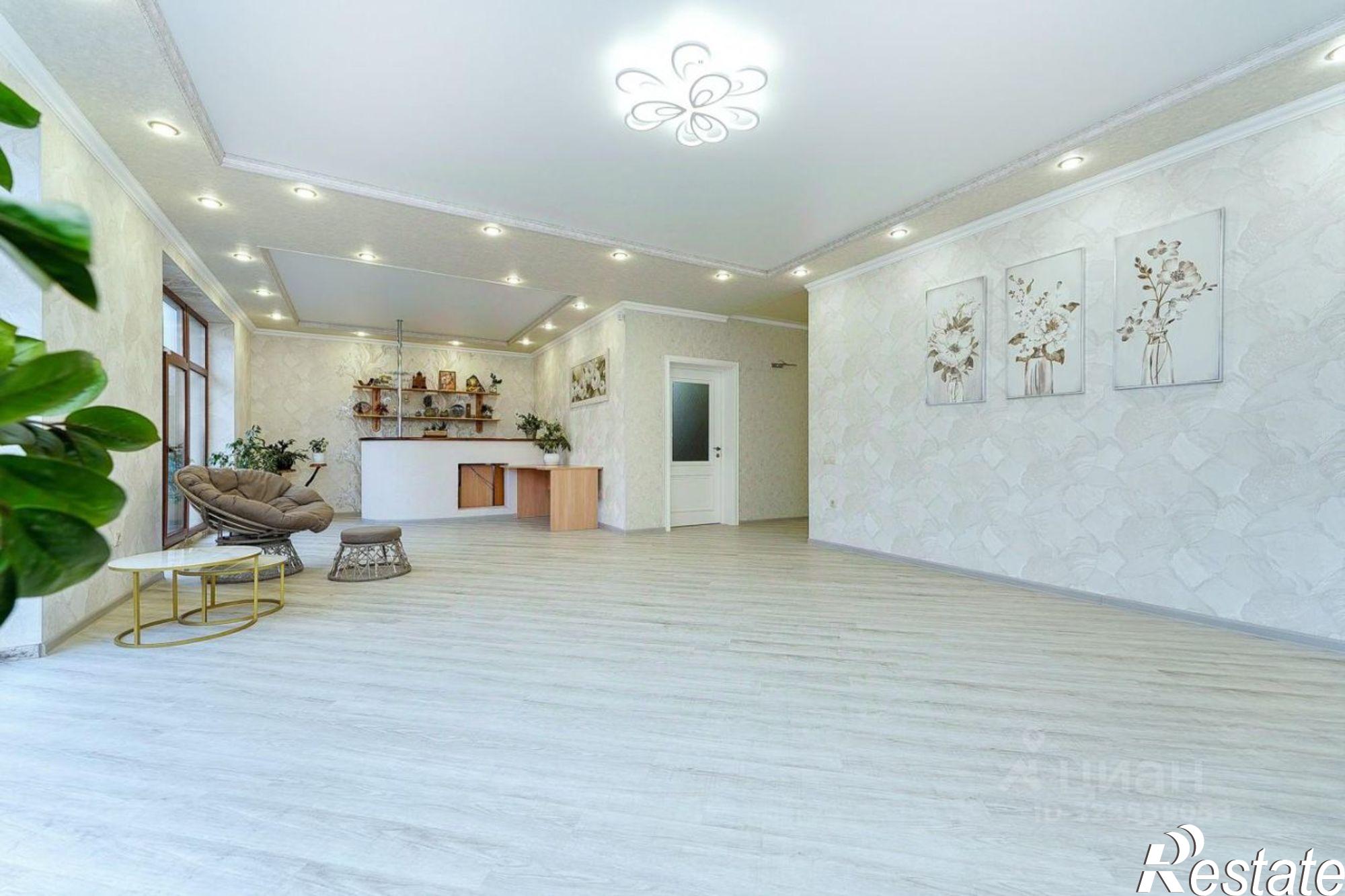 Купить дачу, дом, коттедж за 20 950 000 рублей на Кореновск, Красная улица