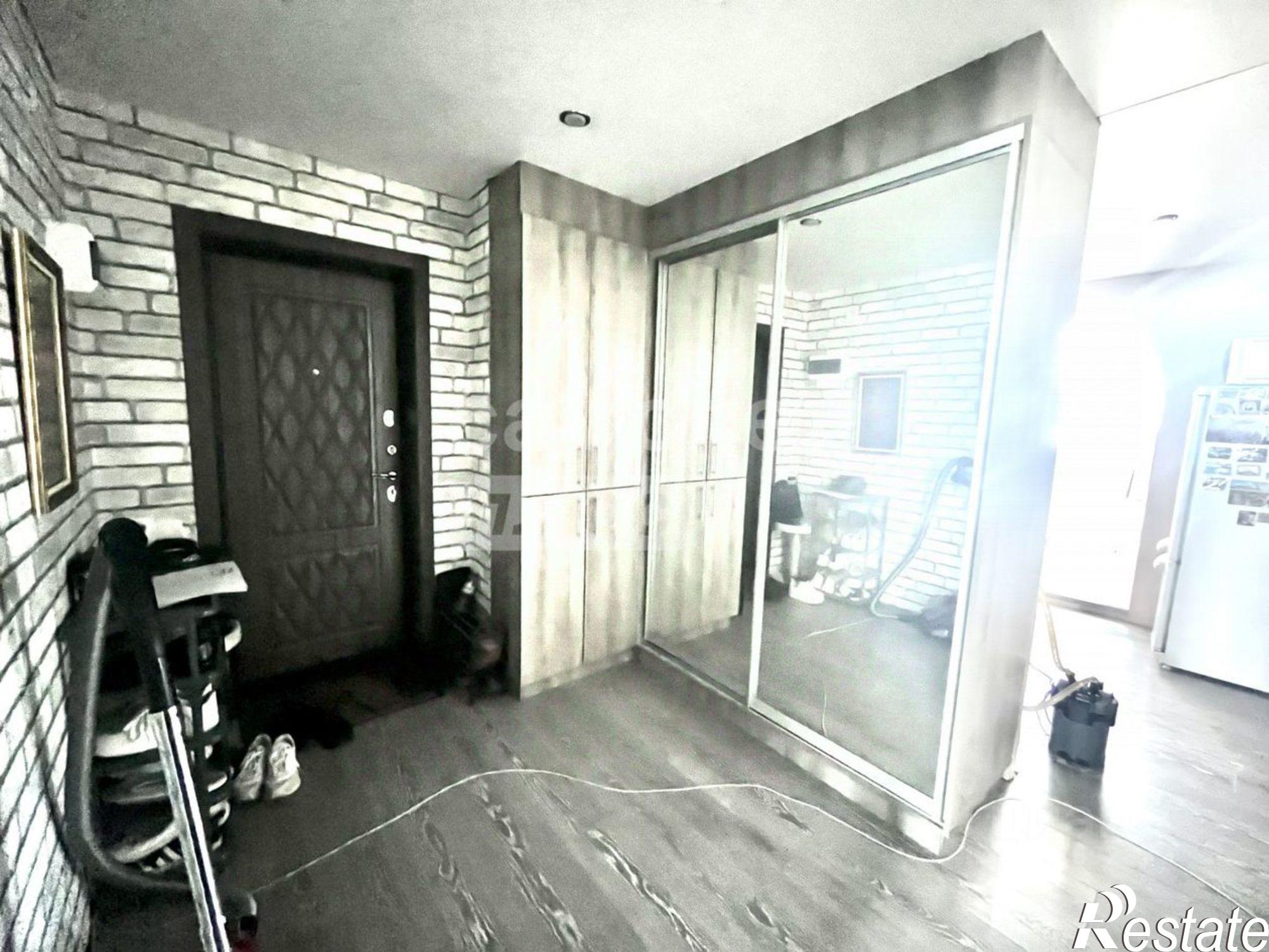 Купить квартиру за 4 700 000 рублей на Азовская улица, 82