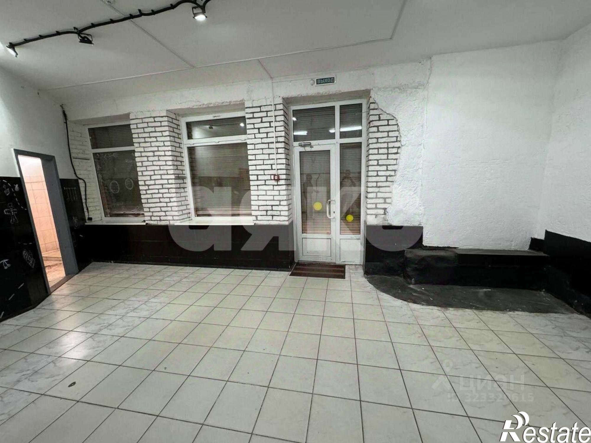 Купить торговое помещение за 3 200 010 рублей на Эстрадный переулок, 4