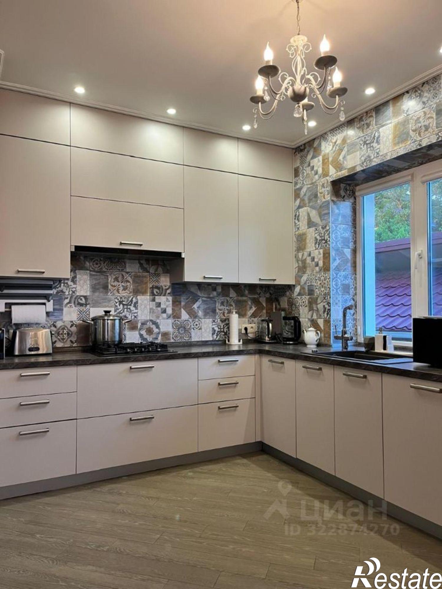 Купить дачу, дом, коттедж за 55 500 000 рублей на Интернациональная улица, 33