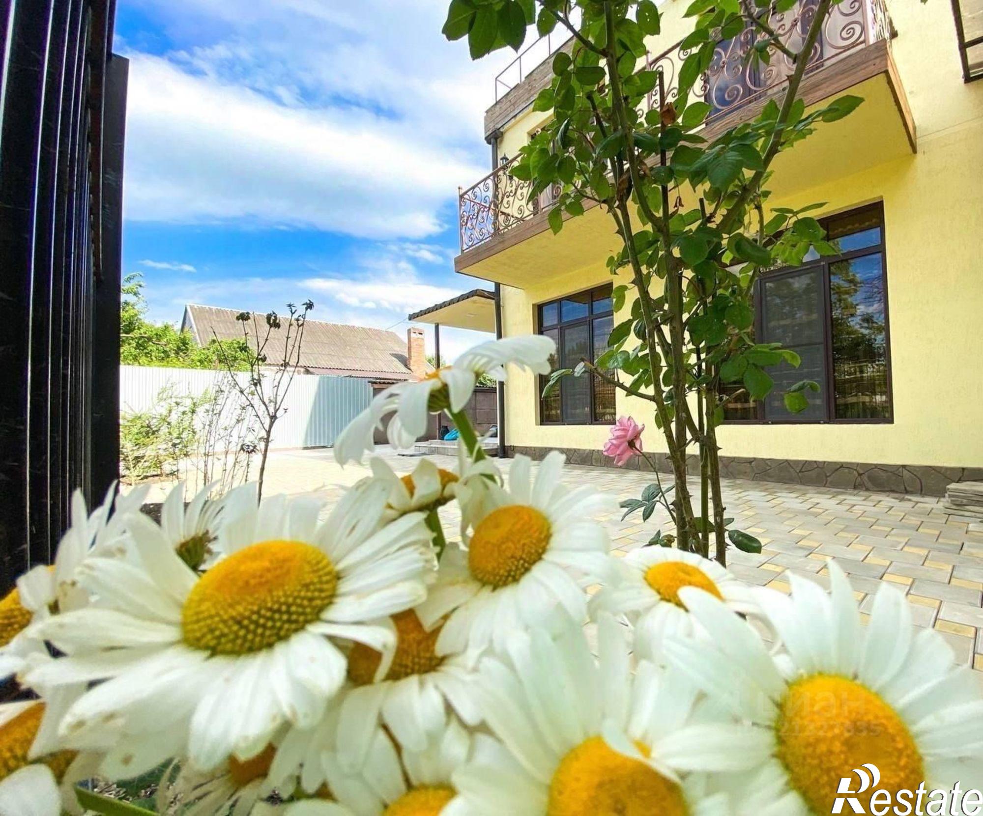 Купить дачу, дом, коттедж за 8 300 000 рублей на Абинск, улица Победы