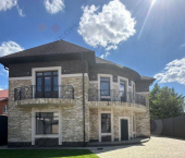 коттедж 380 кв м Яркая ул, 32