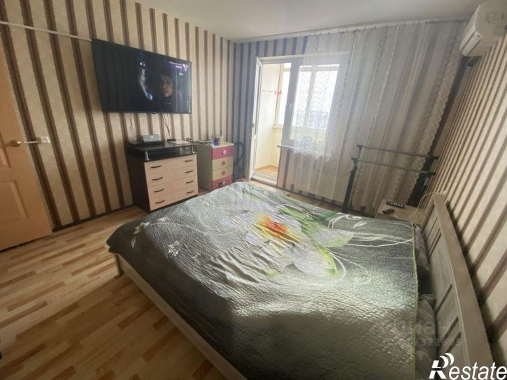 2-комн квартира улица 50 лет Октября, 98,  д. 98