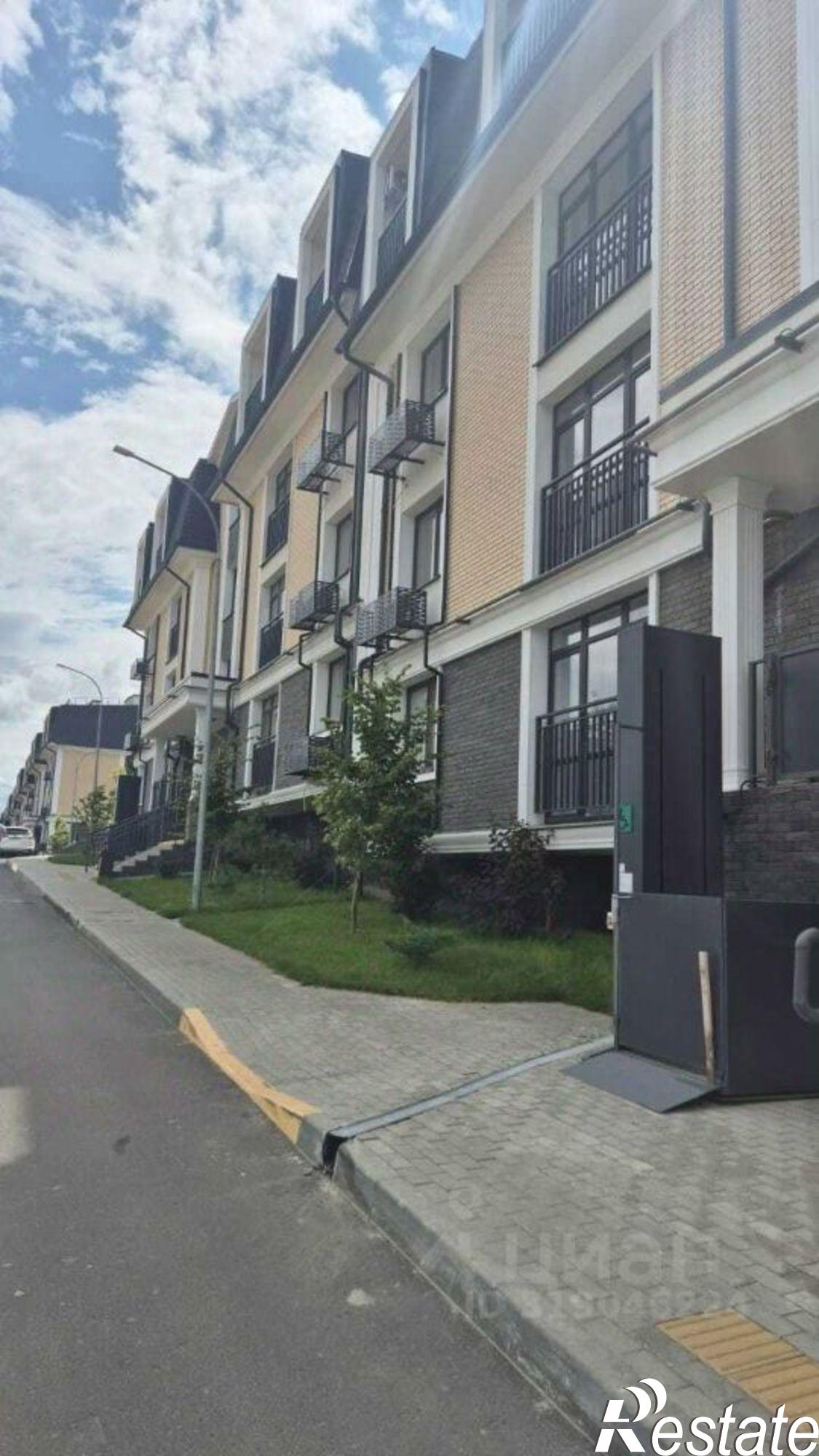 Купить квартиру за 6 450 000 рублей на Вячеслава Карпова, 12 к2