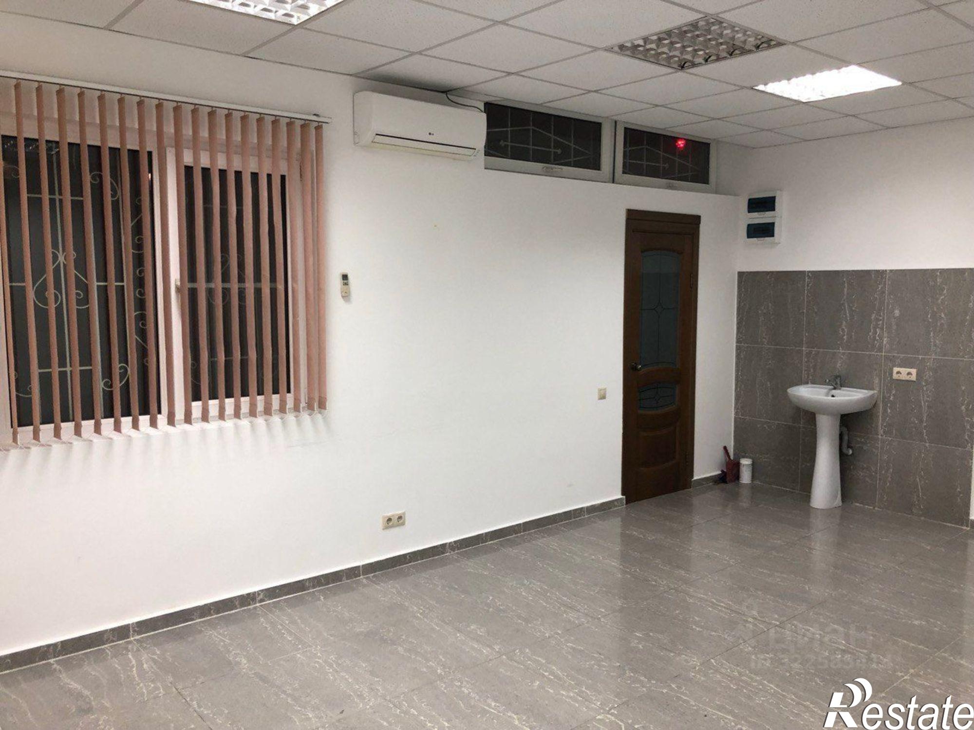 Сдать офис, помещение под офис за 35 000 рублей на Сочи, улица Молокова, 1