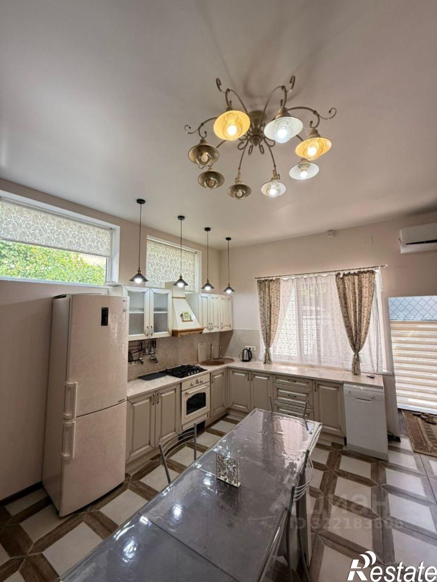 Сдать дачу, дом, коттедж за 145 000 рублей на Сочи, микрорайон Светлана