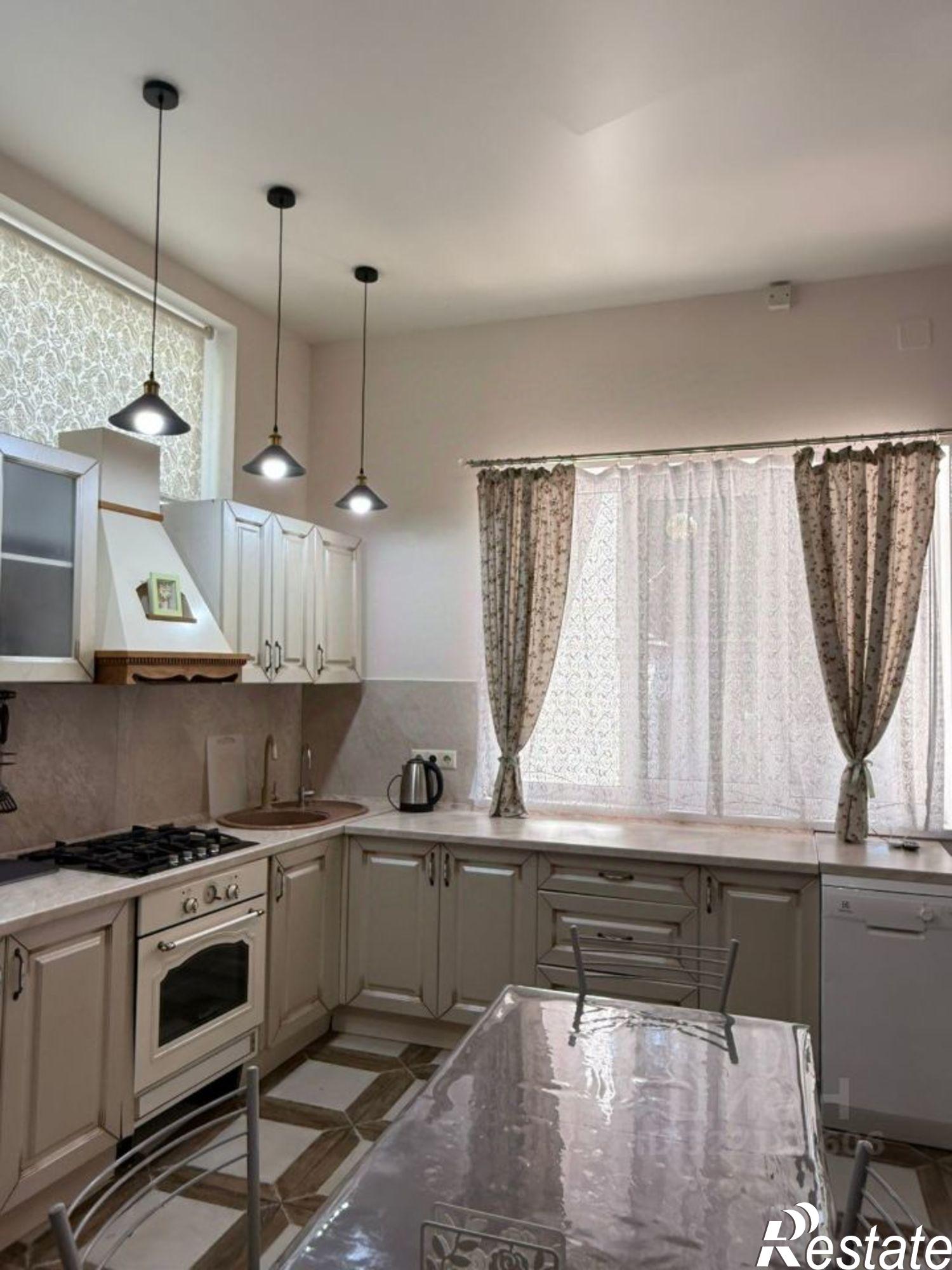 Сдать дачу, дом, коттедж за 145 000 рублей на Сочи, микрорайон Светлана