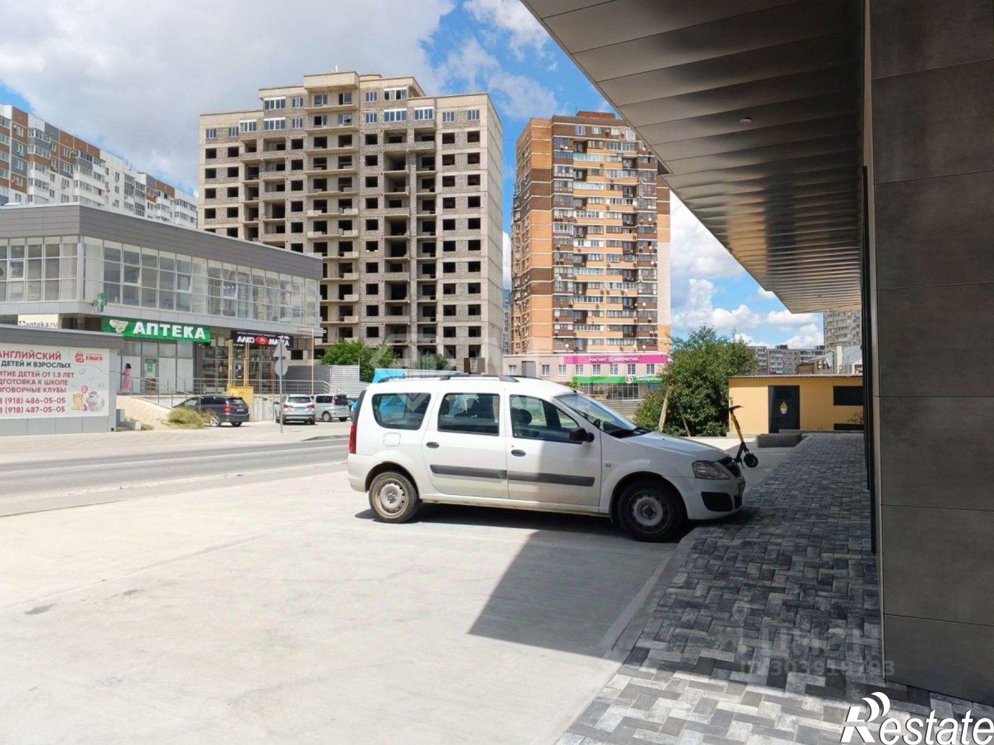 Сдать торговое помещение за 270 000 рублей на пр-кт Дзержинского, 239