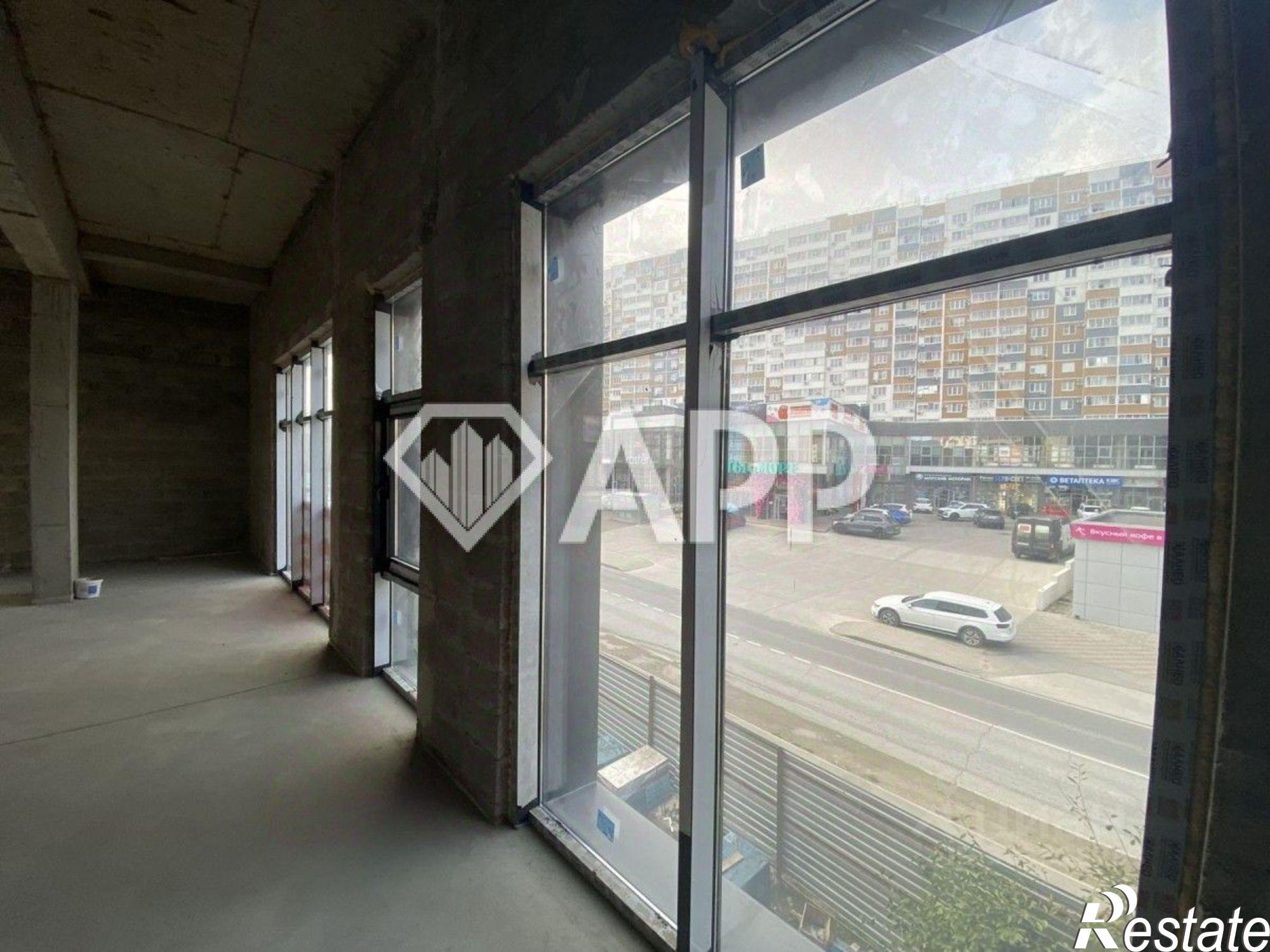 Сдать торговое помещение за 270 000 рублей на пр-кт Дзержинского, 239