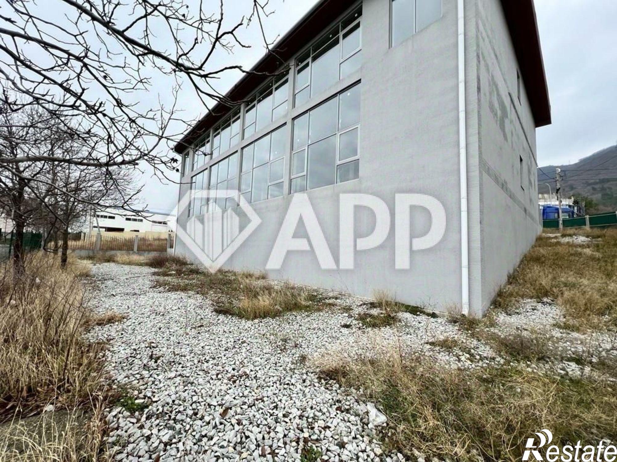 Сдать ОСЗ, отдельно стоящее здание за 1 300 000 рублей на ул Ходенко, 3