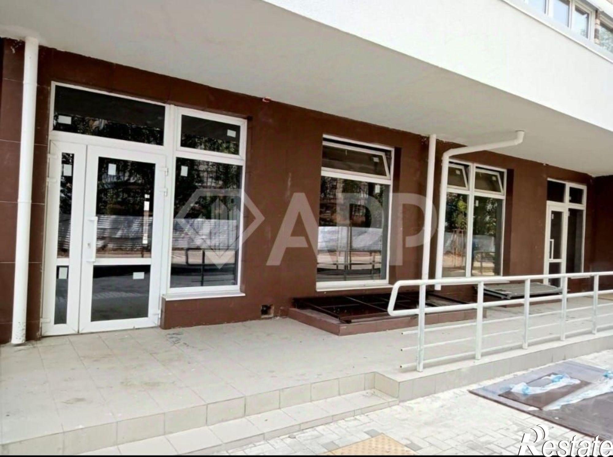 Сдать торговое помещение за 56 250 рублей на ул им. Мурата Ахеджака, 12