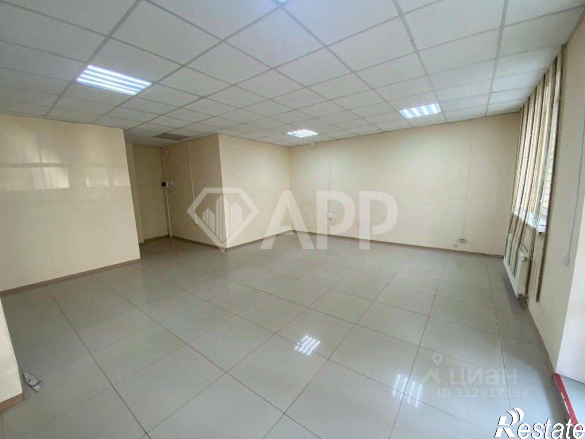 Сдать торговое помещение за 40 000 рублей на ул им. лётчика Позднякова, 2