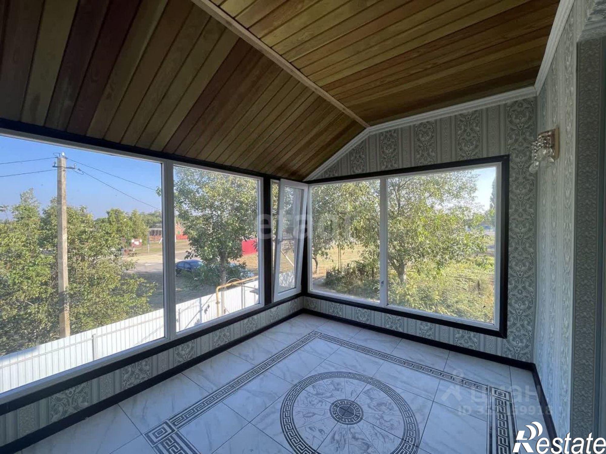 Купить квартиру за 4 300 000 рублей на Щербиновский район