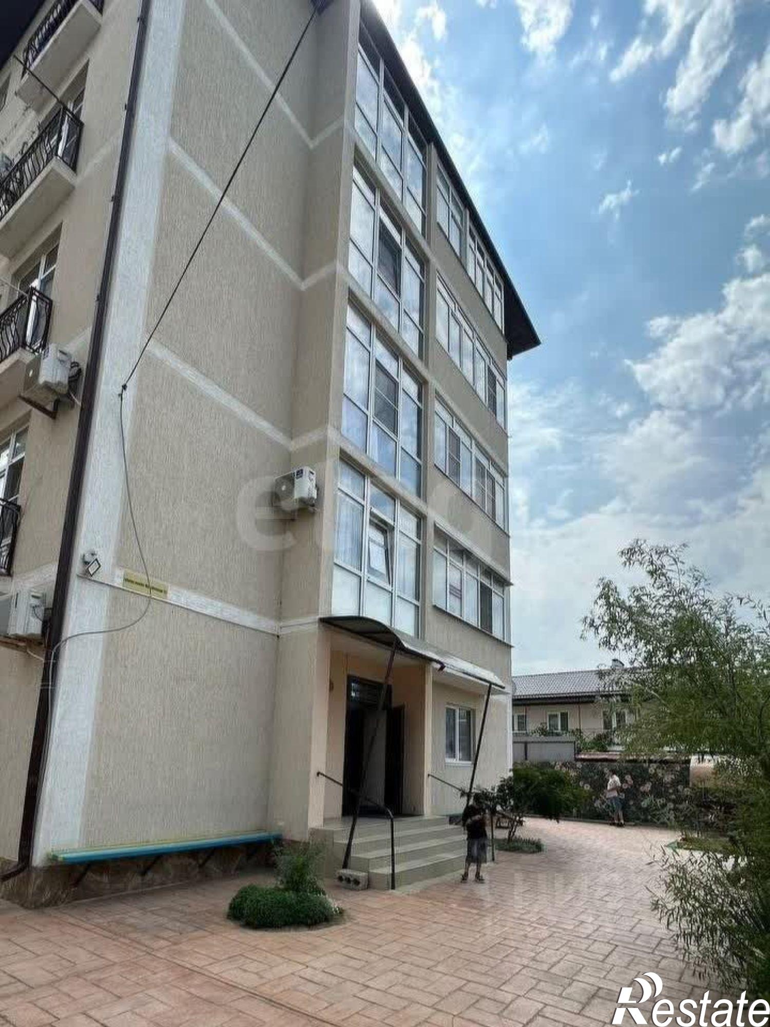 Купить квартиру за 3 500 000 рублей на Лазурная улица, 21