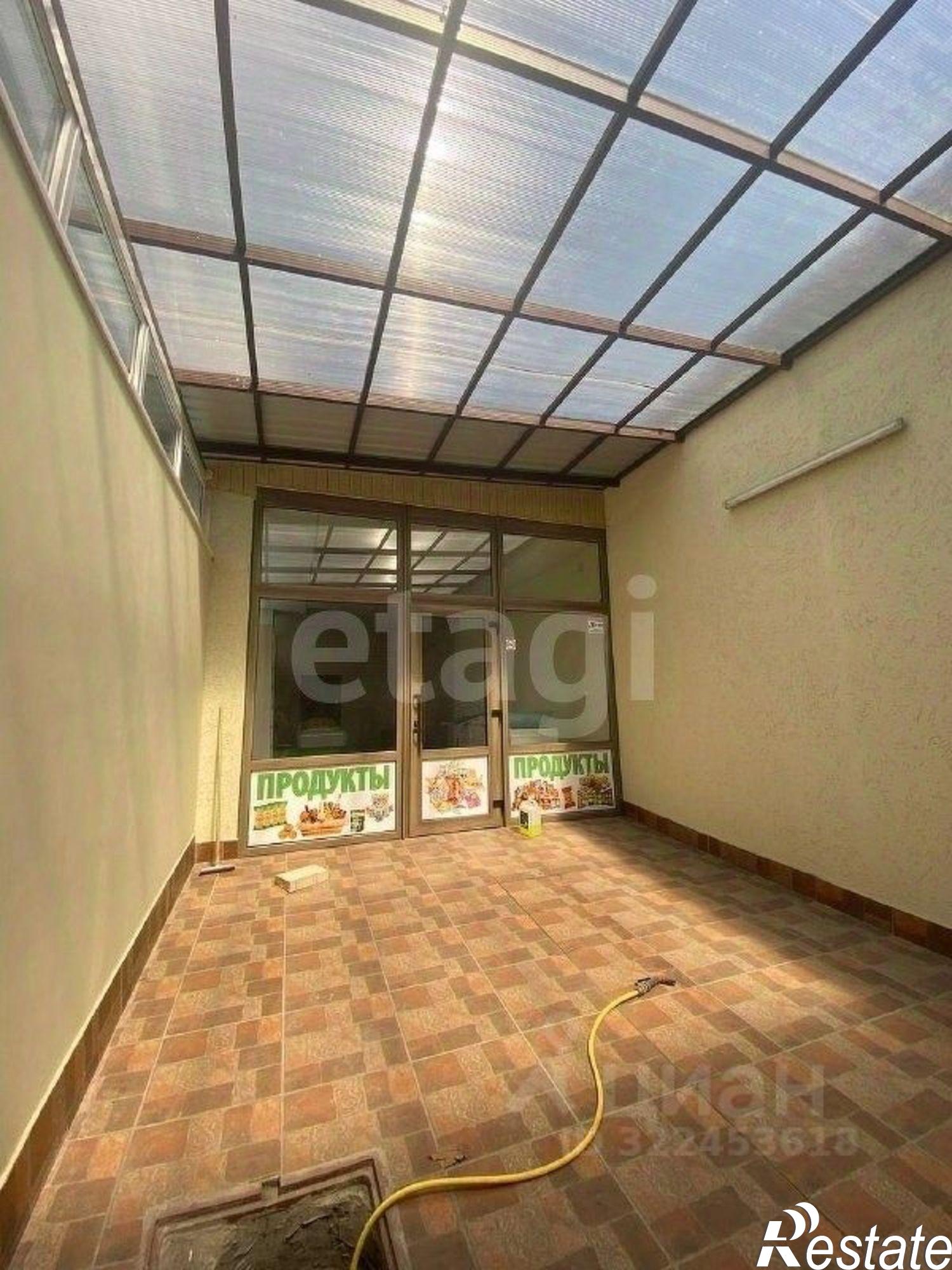 Купить торговое помещение за 18 000 200 рублей на улица Розы Люксембург, 50