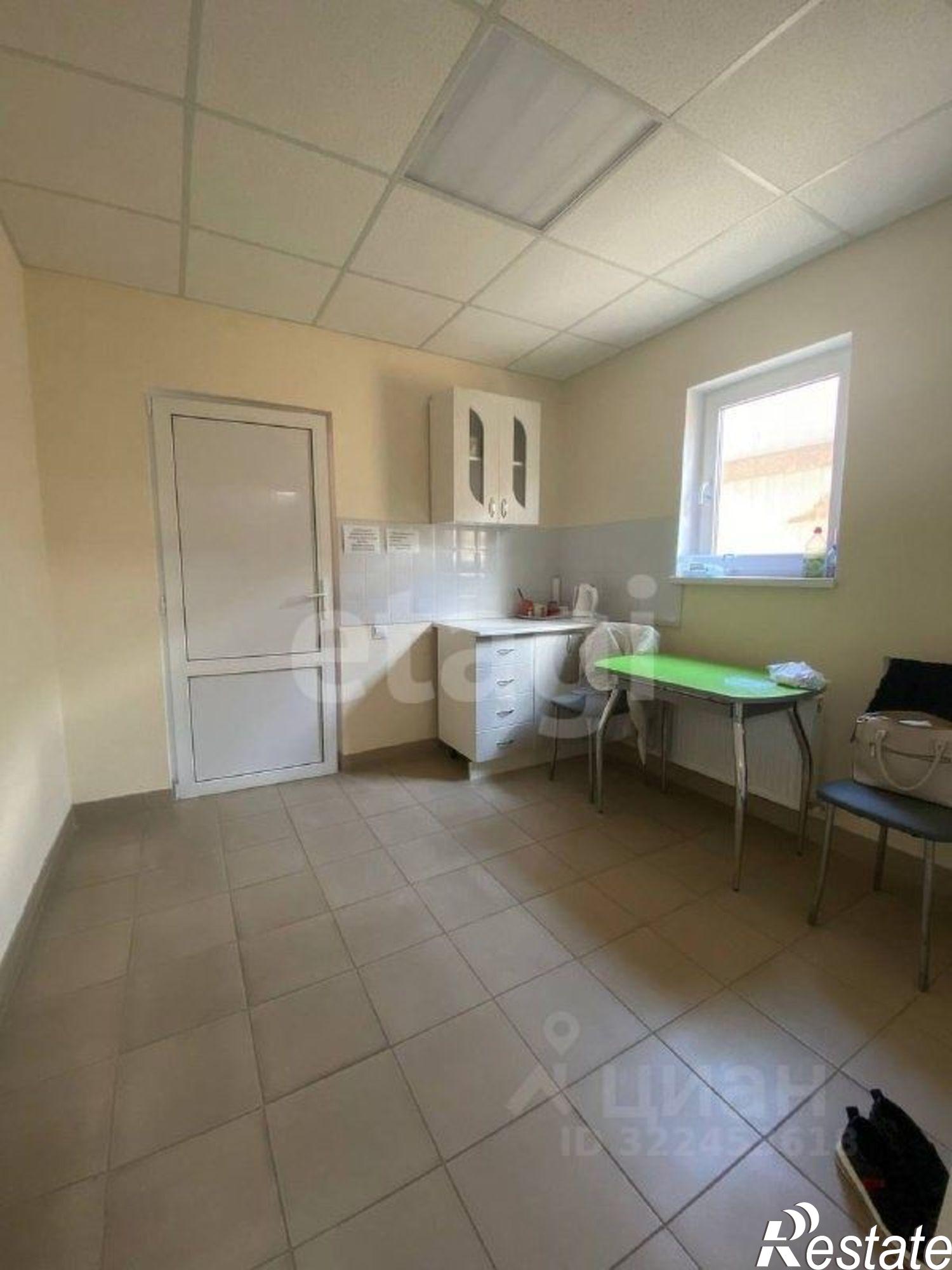 Купить торговое помещение за 18 000 200 рублей на улица Розы Люксембург, 50