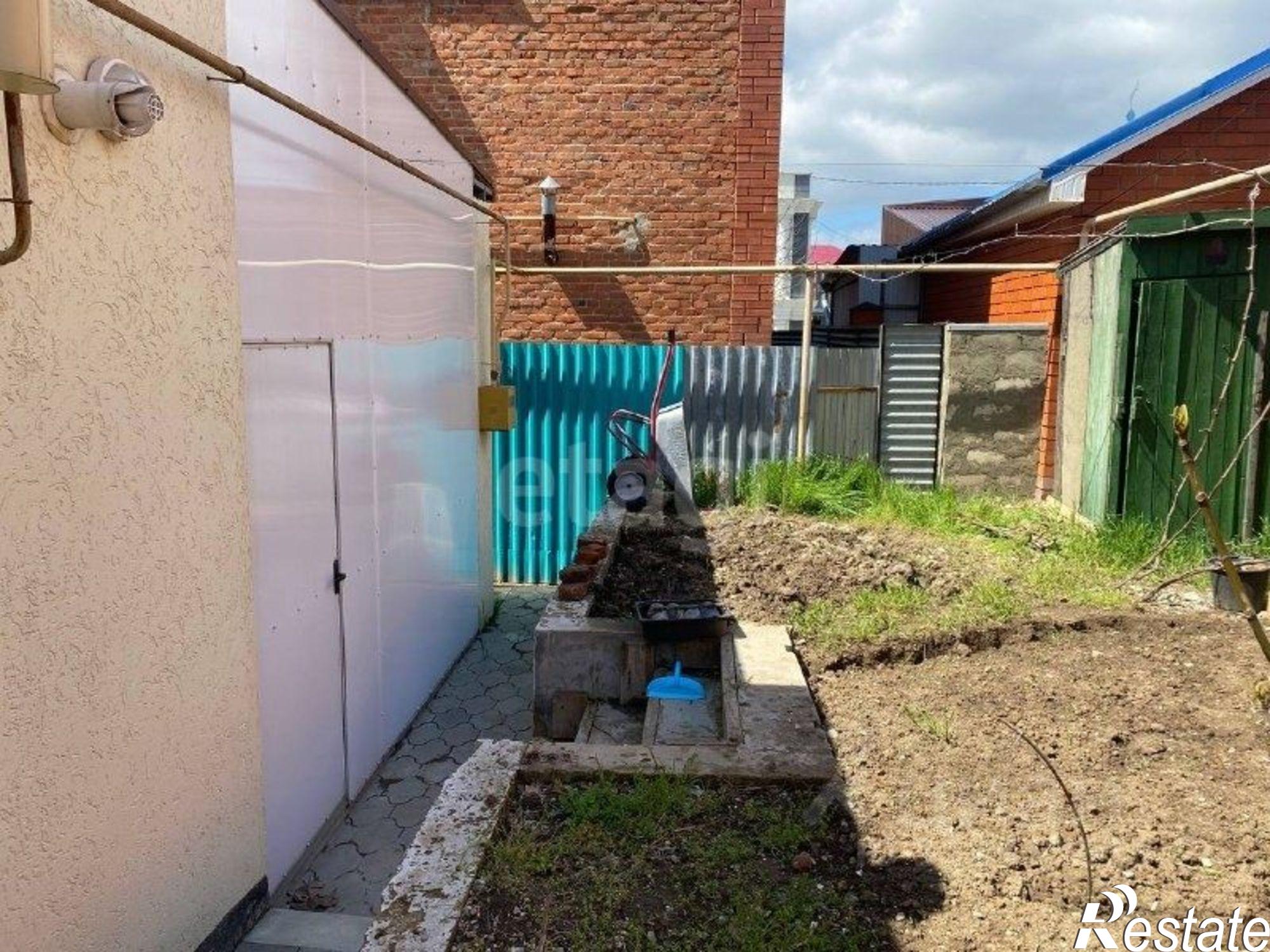 Купить торговое помещение за 18 000 200 рублей на улица Розы Люксембург, 50