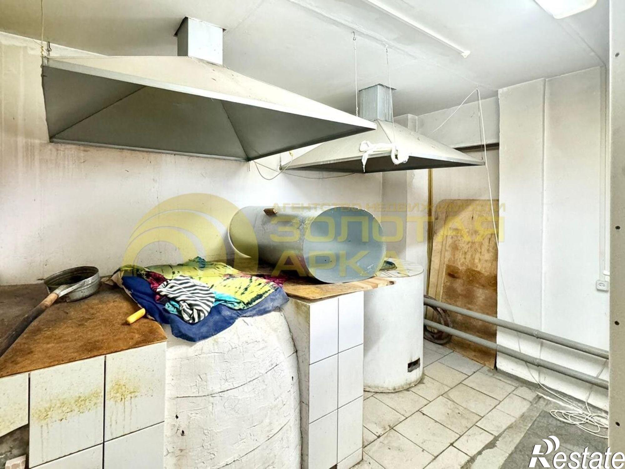 Купить торговое помещение за 4 891 350 рублей на Рыночная пл, 8