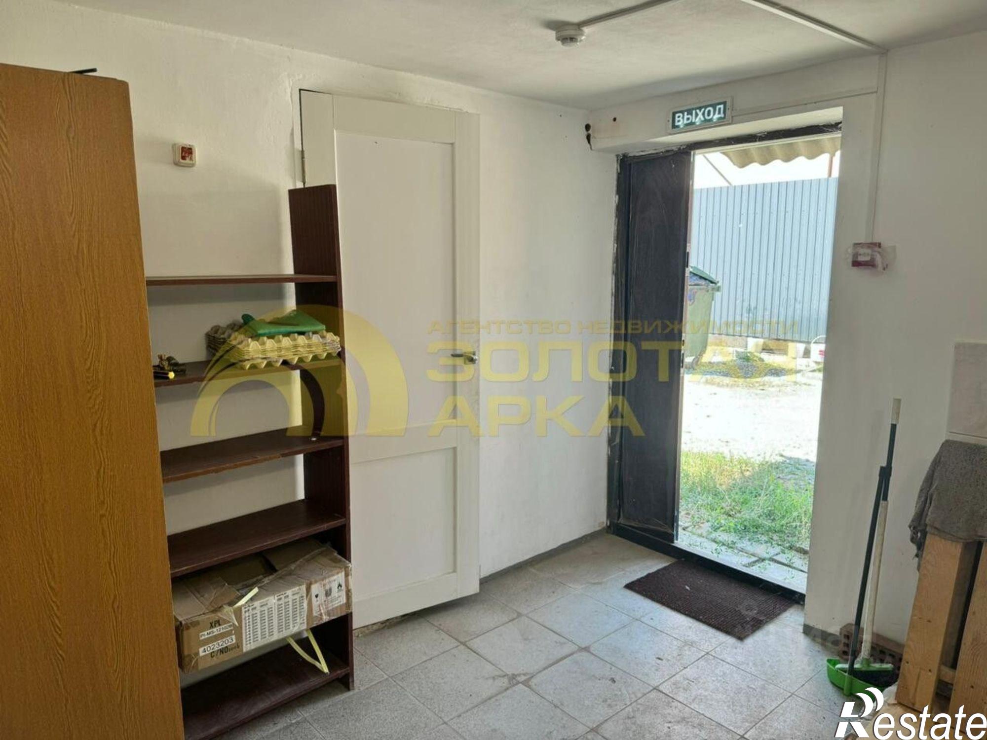 Купить торговое помещение за 4 891 350 рублей на Рыночная пл, 8