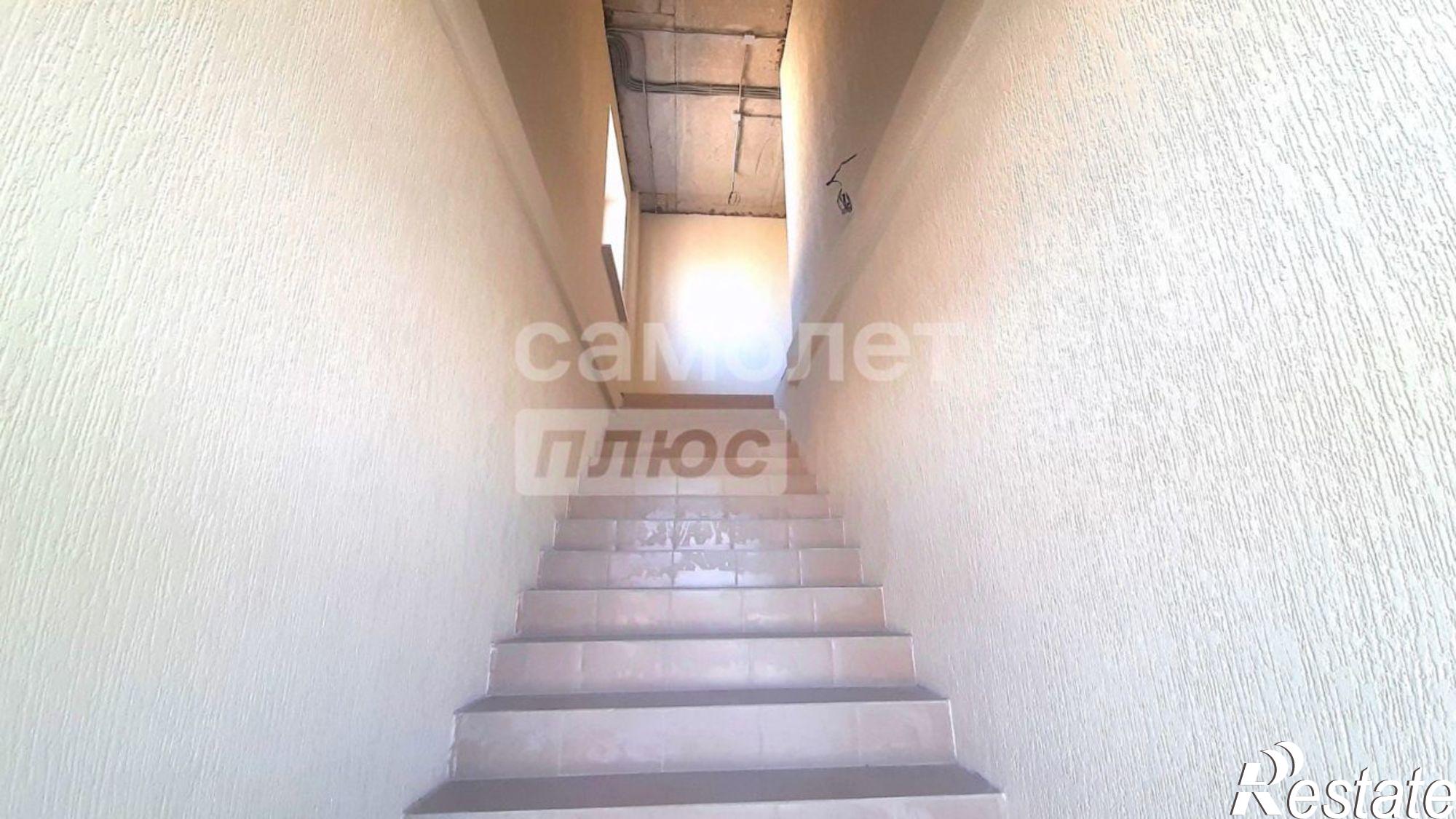 Купить квартиру за 3 700 000 рублей на ул Комарова, 50