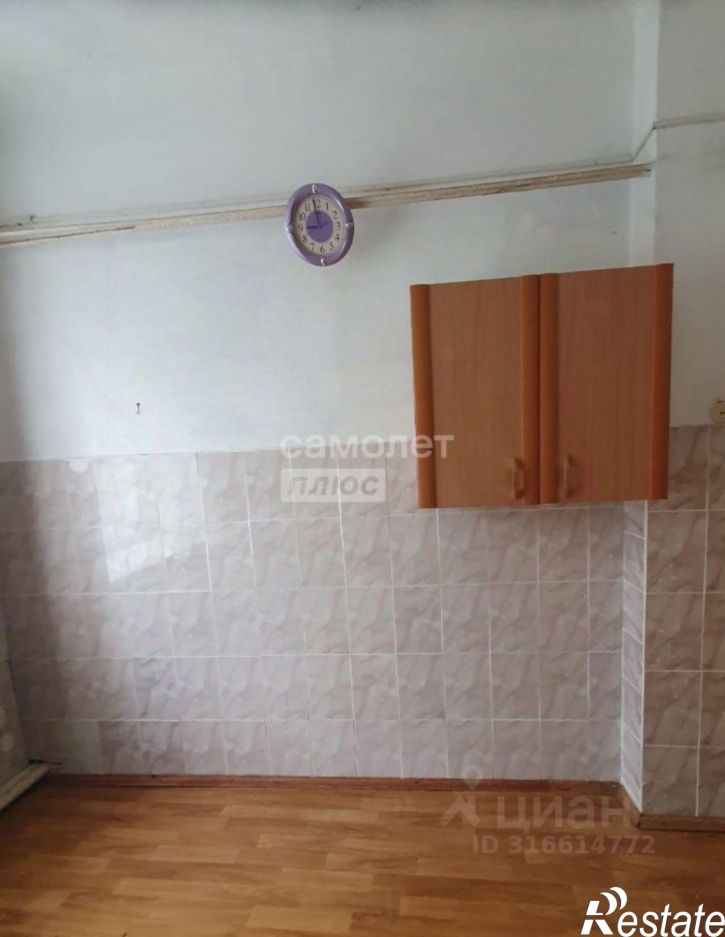 3-комн квартира Революционная улица, 40,  д. 40