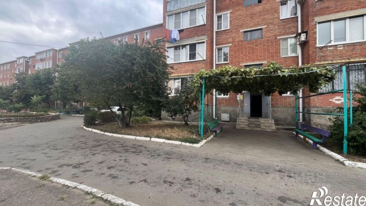 2-комн квартира г Лабинск, Мира, 139