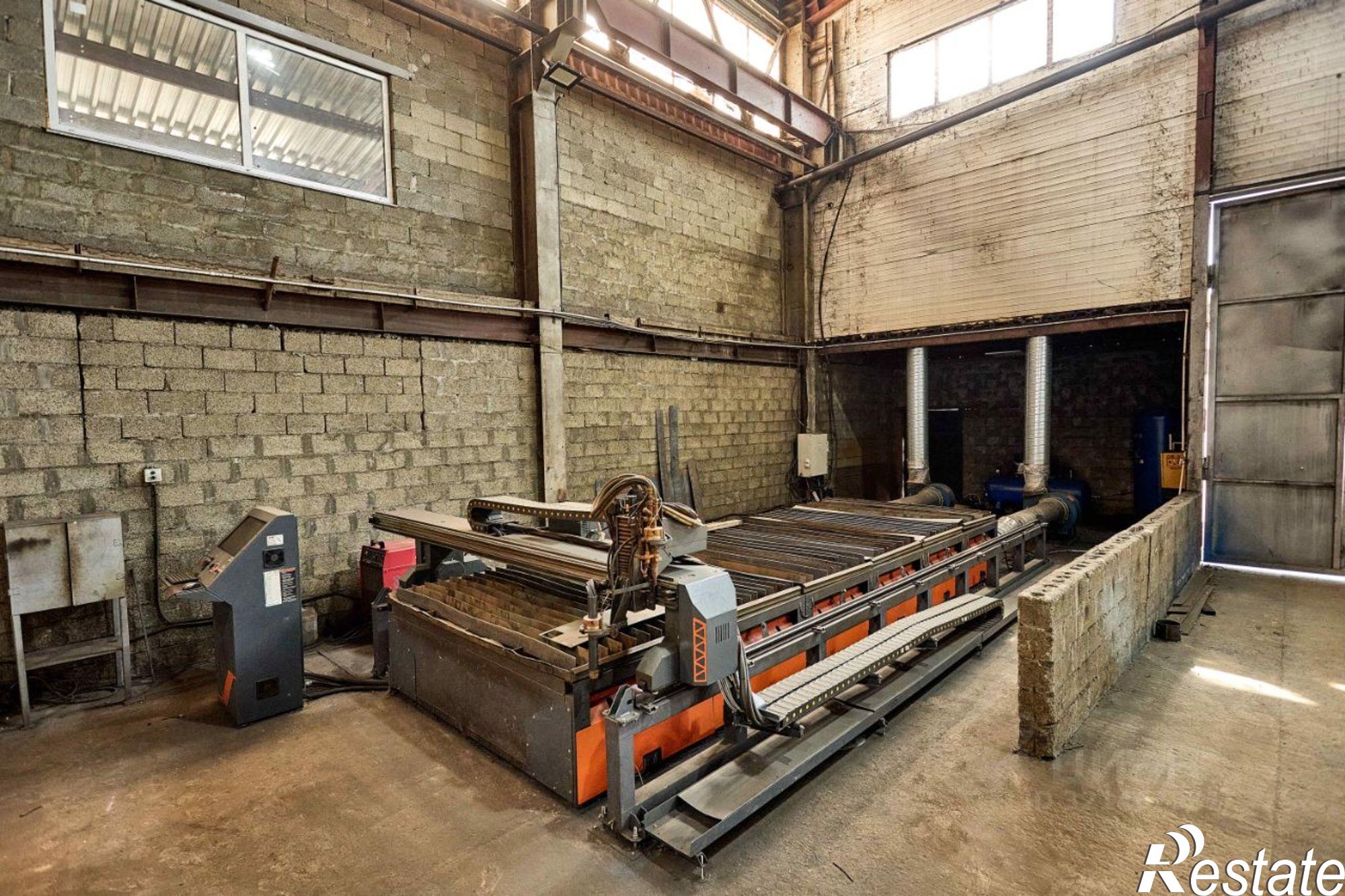 Купить производственную площадь за 11 800 000 рублей на Смоленское шоссе, 14