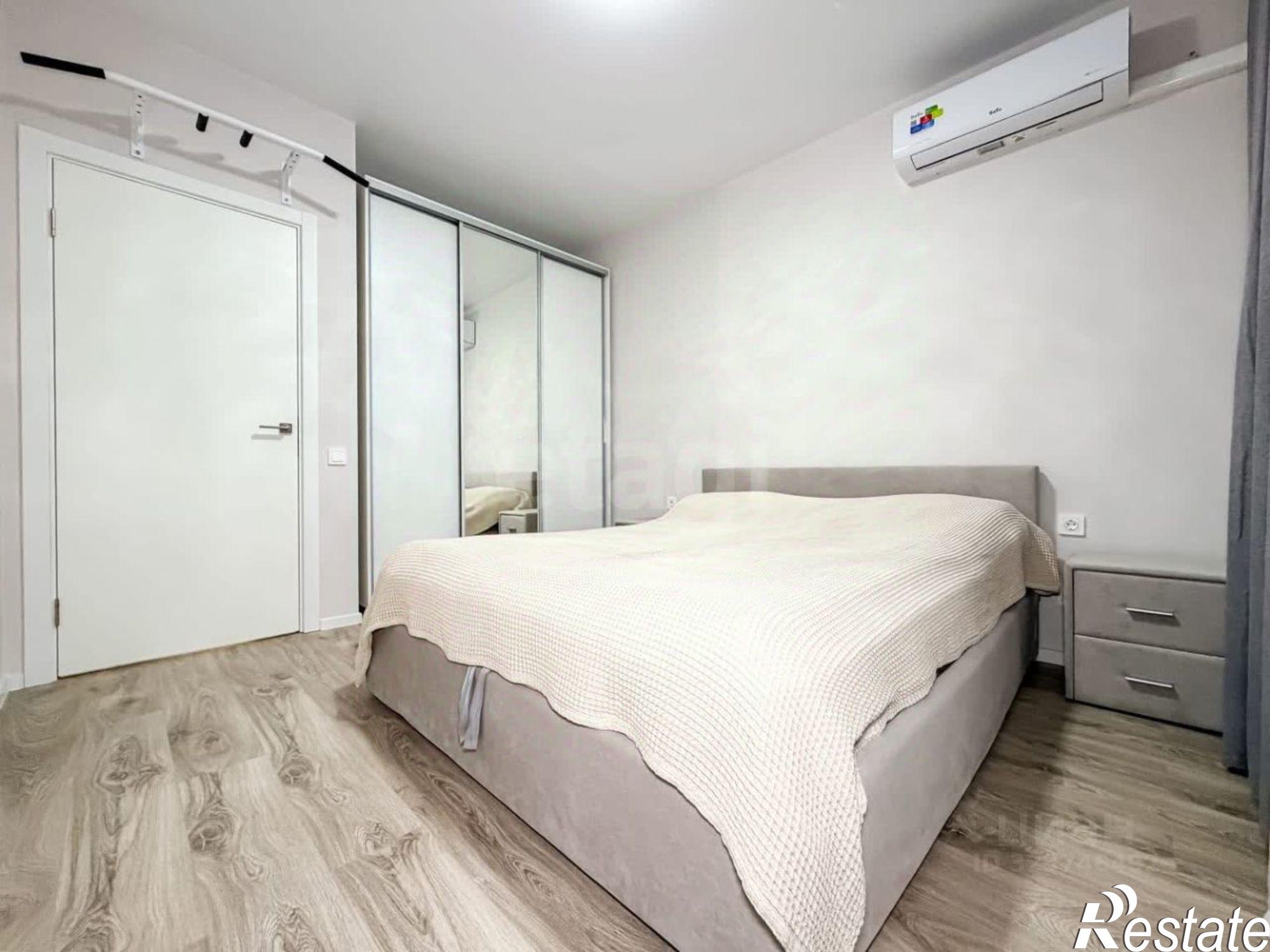 Купить квартиру за 6 700 000 рублей на Вячеслава Карпова, 12 к3