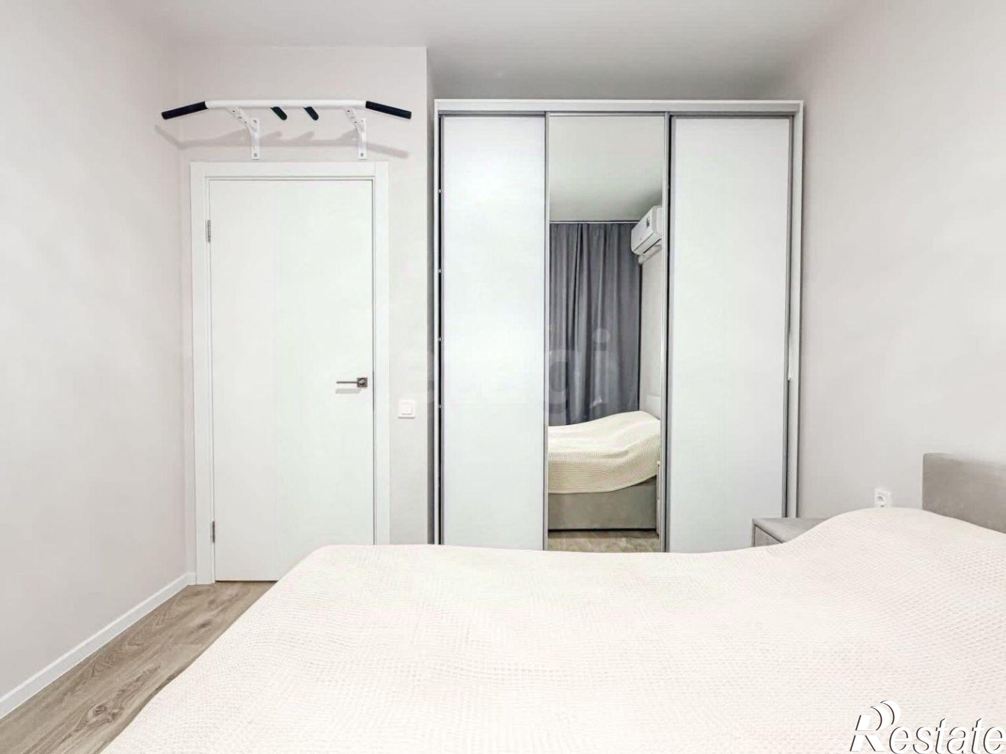 Купить квартиру за 6 700 000 рублей на Вячеслава Карпова, 12 к3