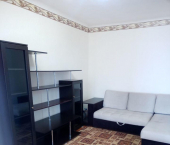 2-комн, 45кв м, этаж 2/3 улица 40 лет Октября, 81