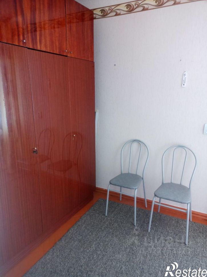 2-комн квартира улица 40 лет Октября, 81,  д. 81