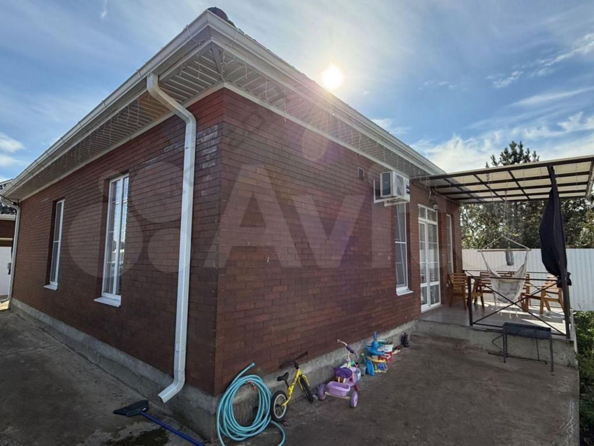 Купить дачу, дом, коттедж за 10 800 000 рублей на Розы Люксембург ул, 101