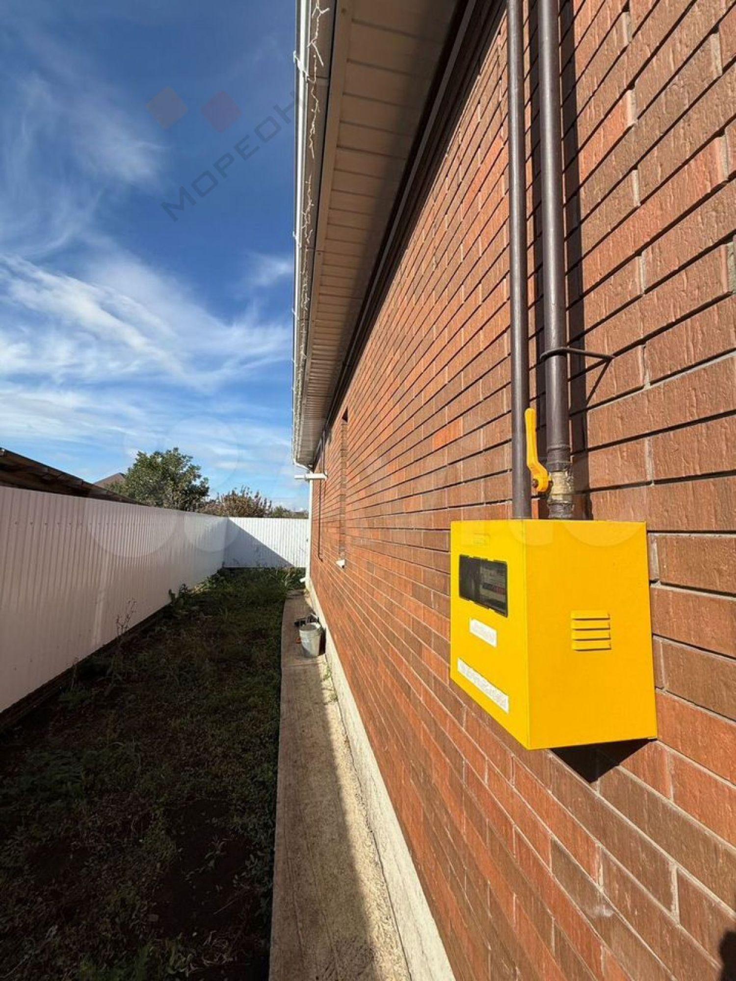 Купить дачу, дом, коттедж за 10 800 000 рублей на Розы Люксембург ул, 101