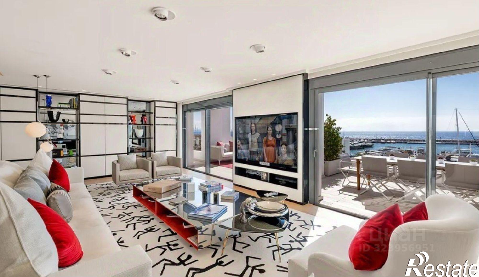 Купить квартиру за 45 000 000 рублей на ул Голубая, 1/5