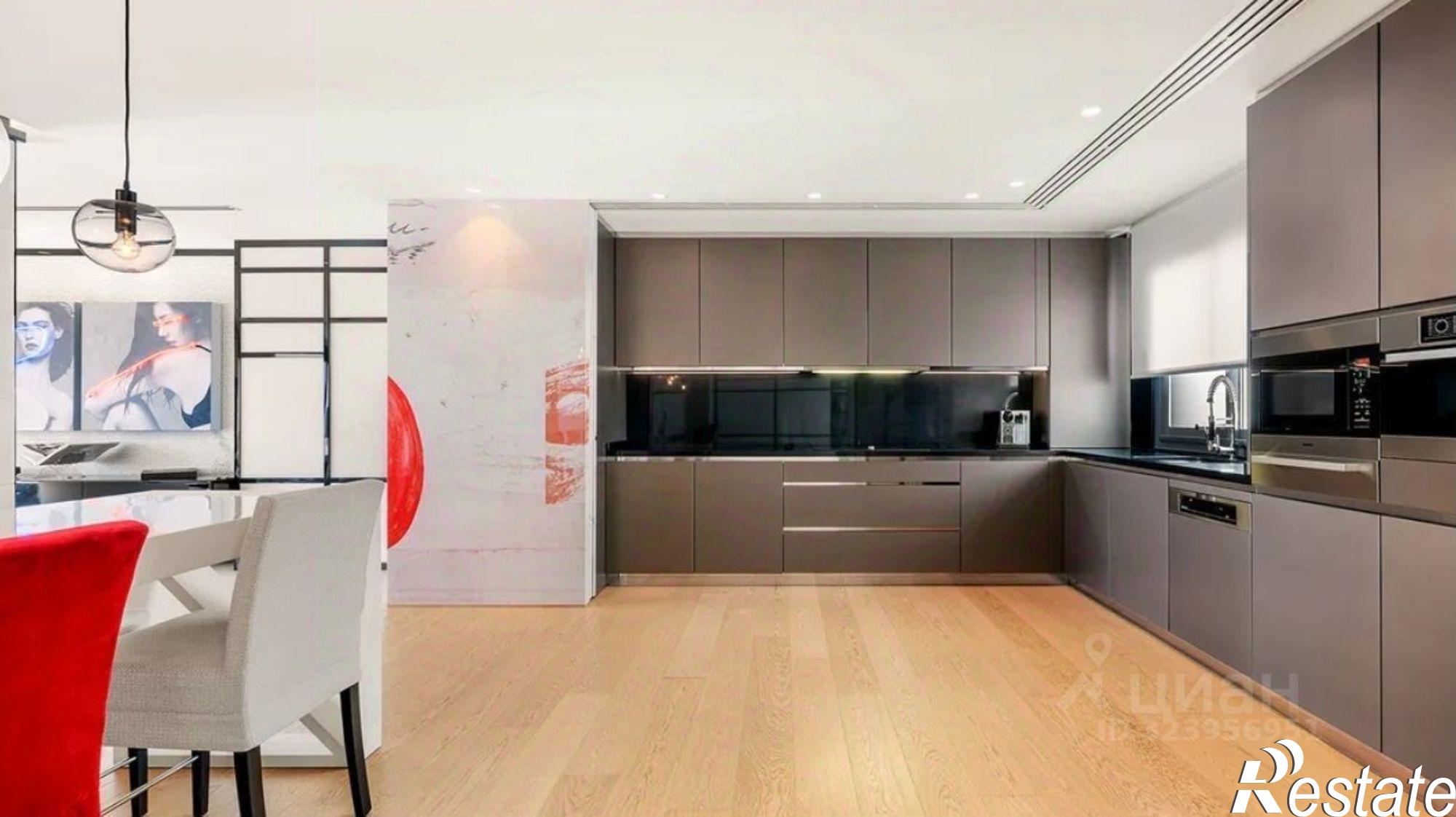 Купить квартиру за 45 000 000 рублей на ул Голубая, 1/5