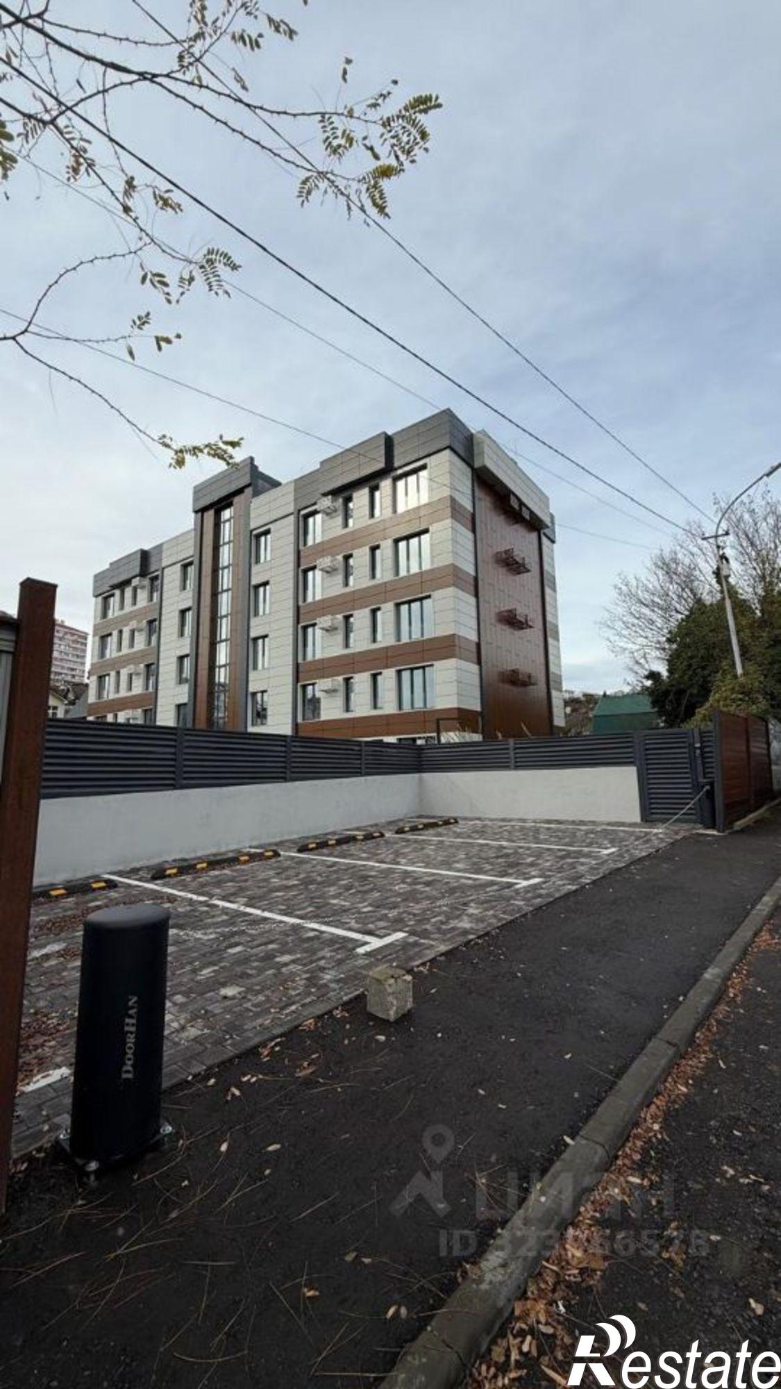 Купить квартиру за 6 460 000 рублей на Туапсе, улица Клары Цеткин