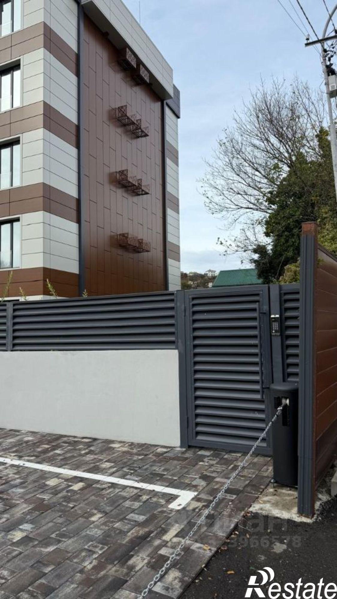 Купить квартиру за 6 460 000 рублей на Туапсе, улица Клары Цеткин