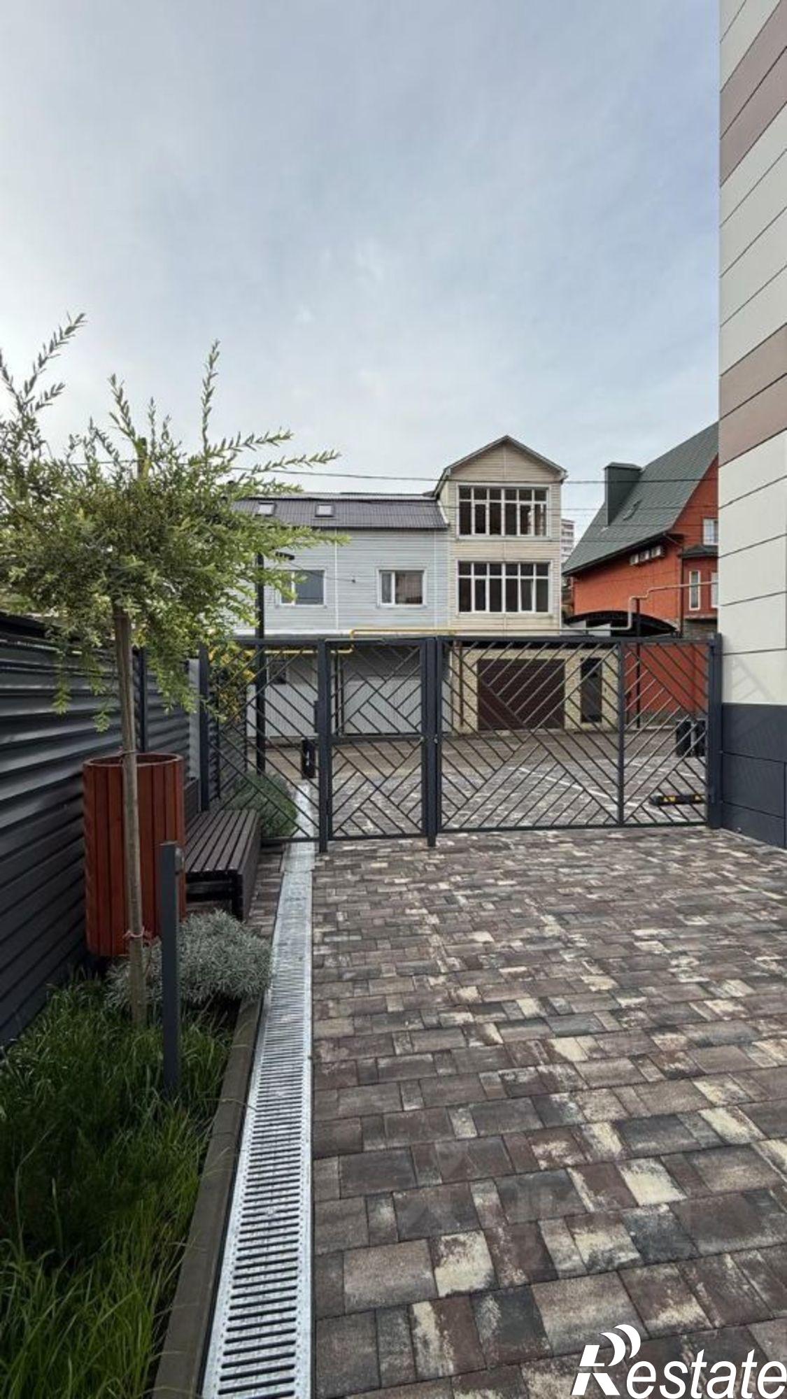 Купить квартиру за 6 460 000 рублей на Туапсе, улица Клары Цеткин