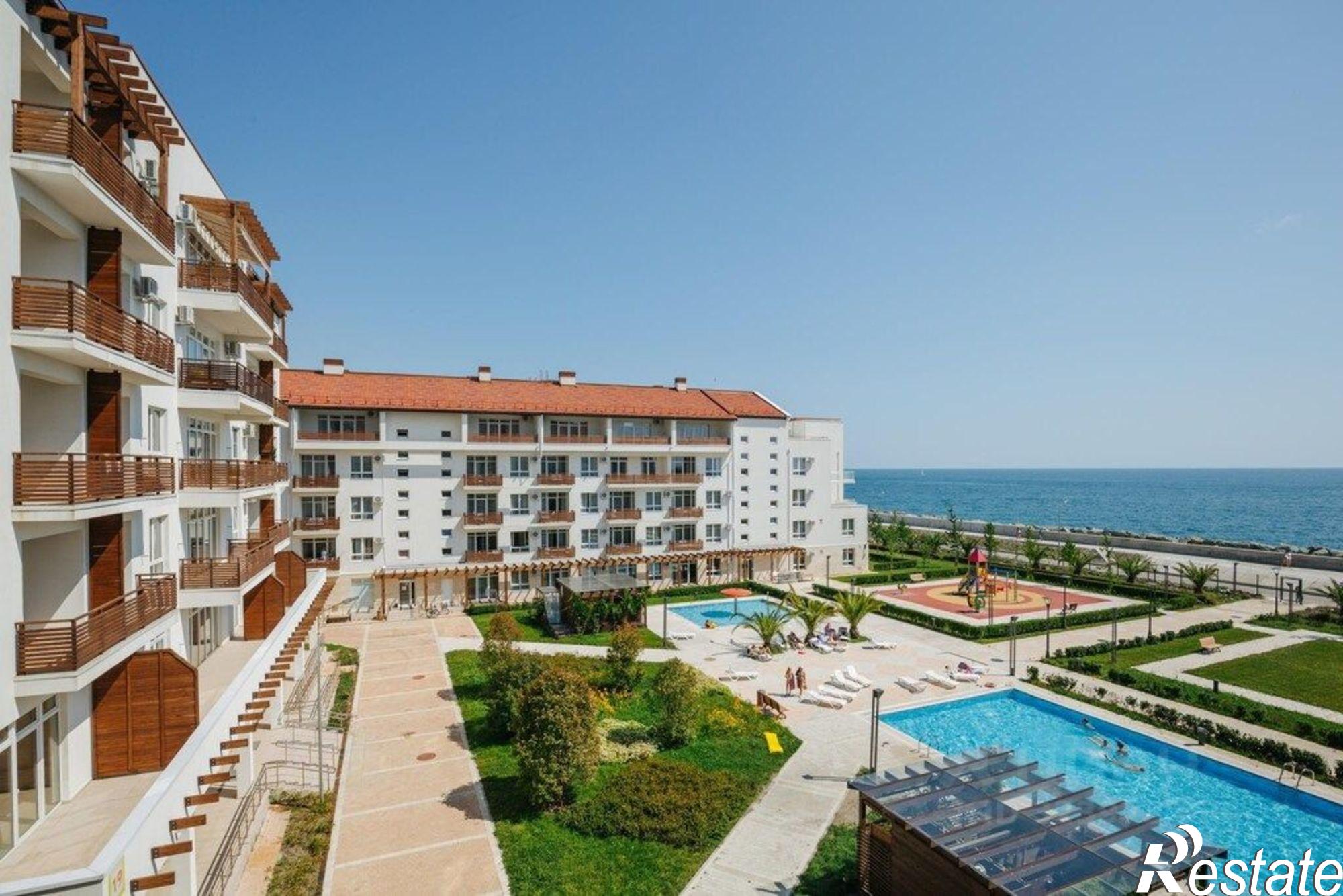 Купить квартиру за 57 000 000 рублей на Голубая улица, 7