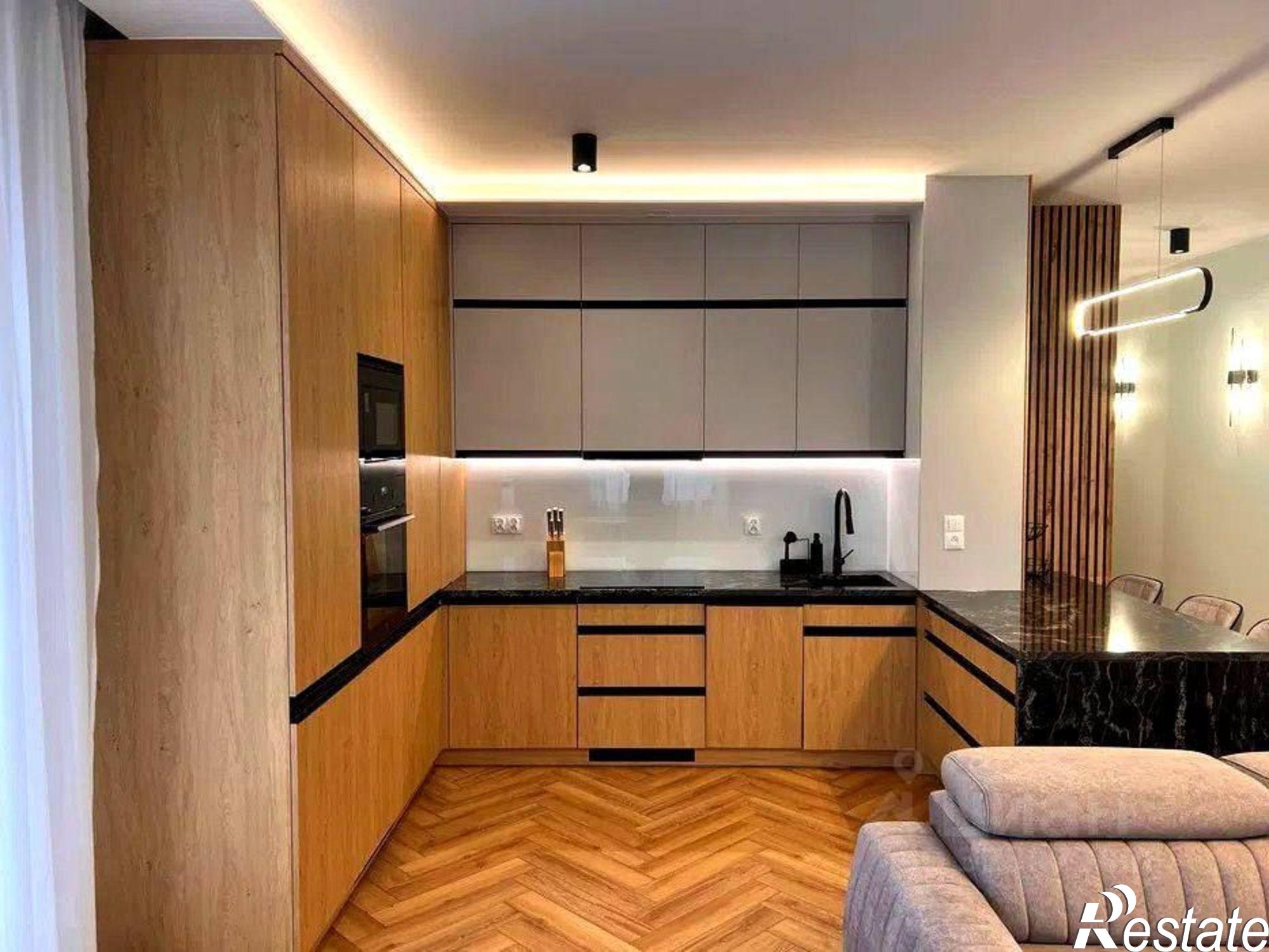 Купить квартиру за 20 000 000 рублей на б-р Надежд, 4/2