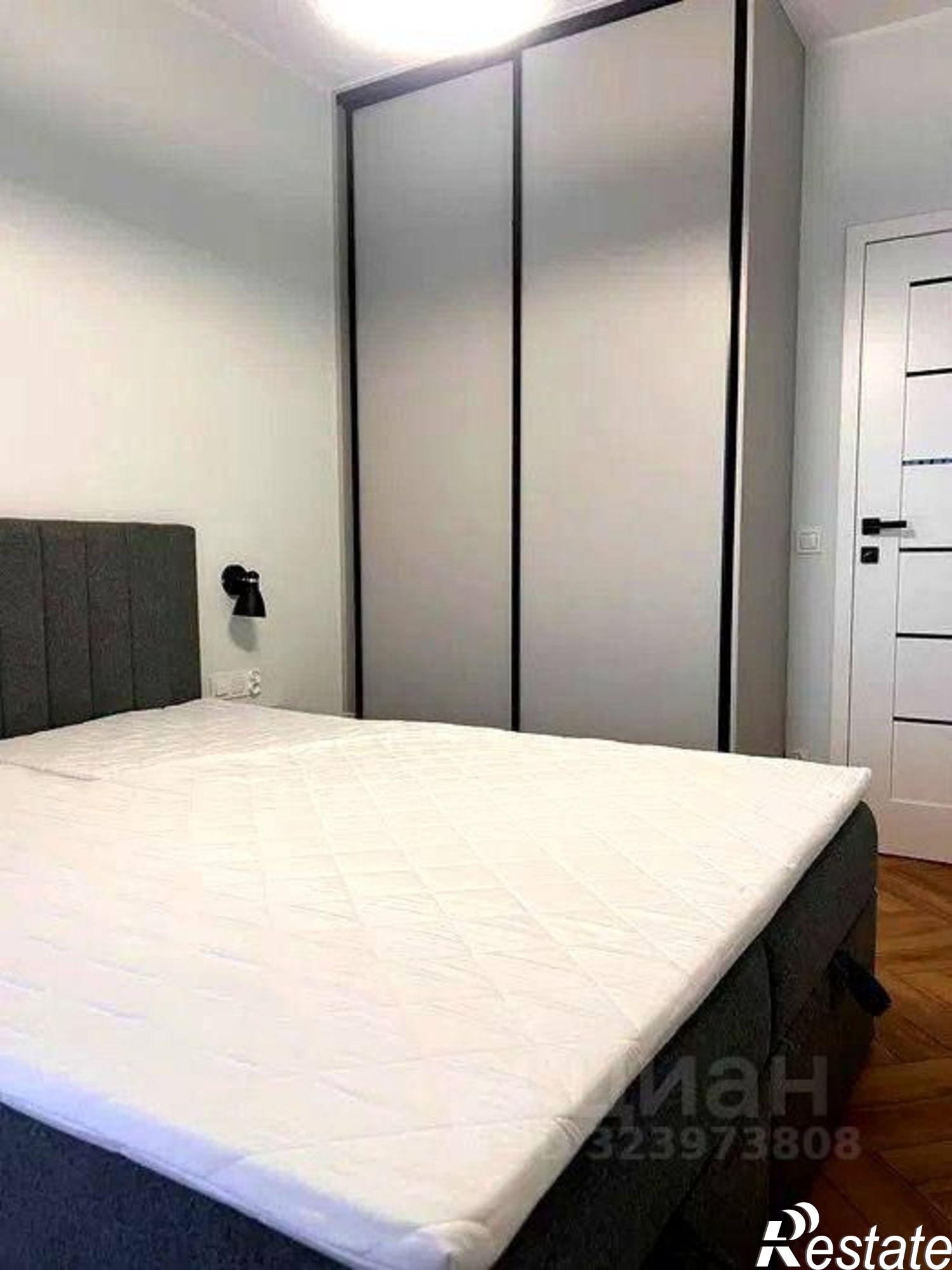 Купить квартиру за 20 000 000 рублей на б-р Надежд, 4/2