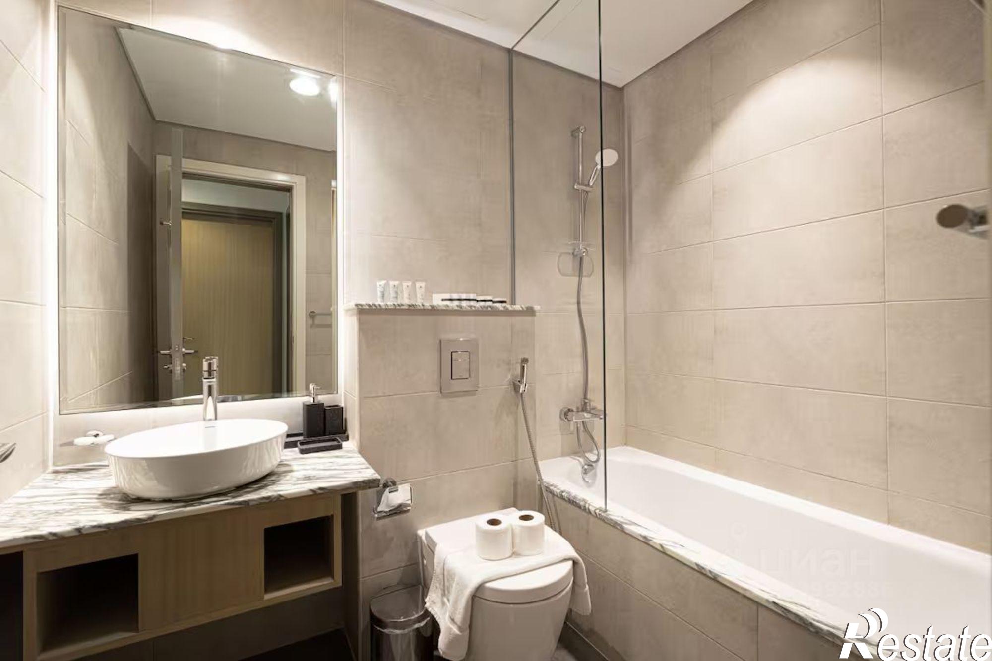 Купить квартиру за 18 000 000 рублей на б-р Надежд, 44